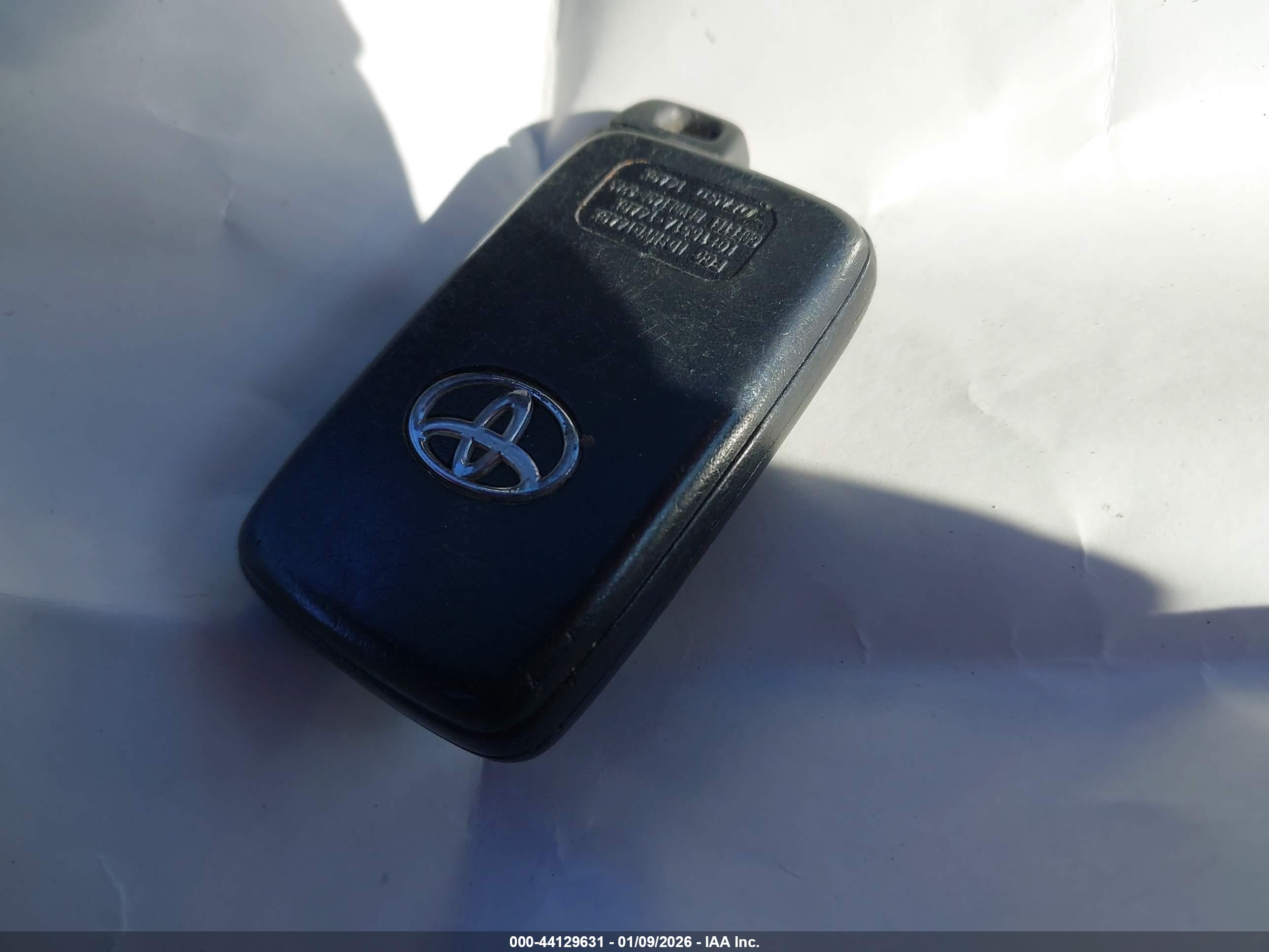TOYOTA PRIUS image 11