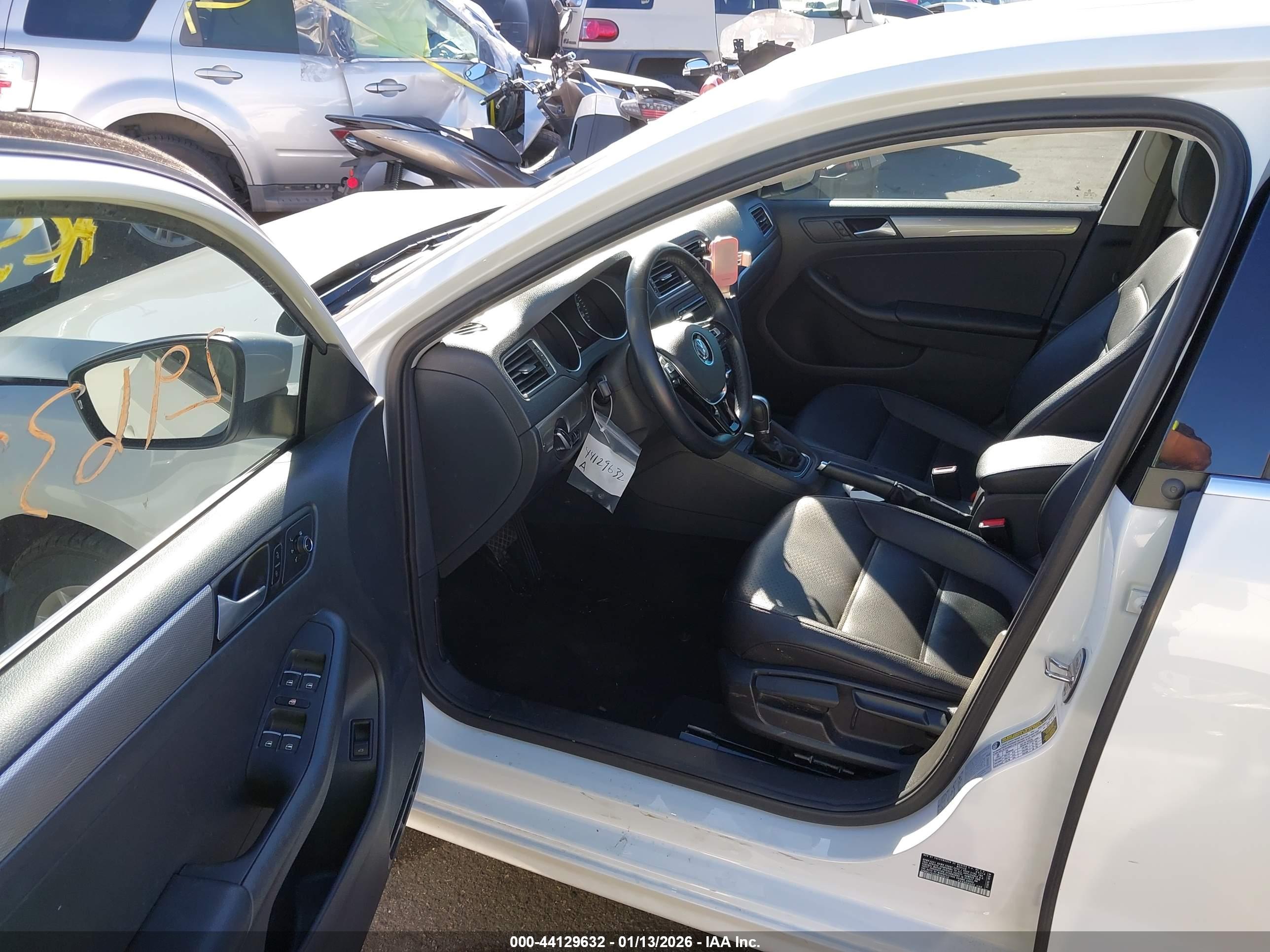 VOLKSWAGEN JETTA image 5