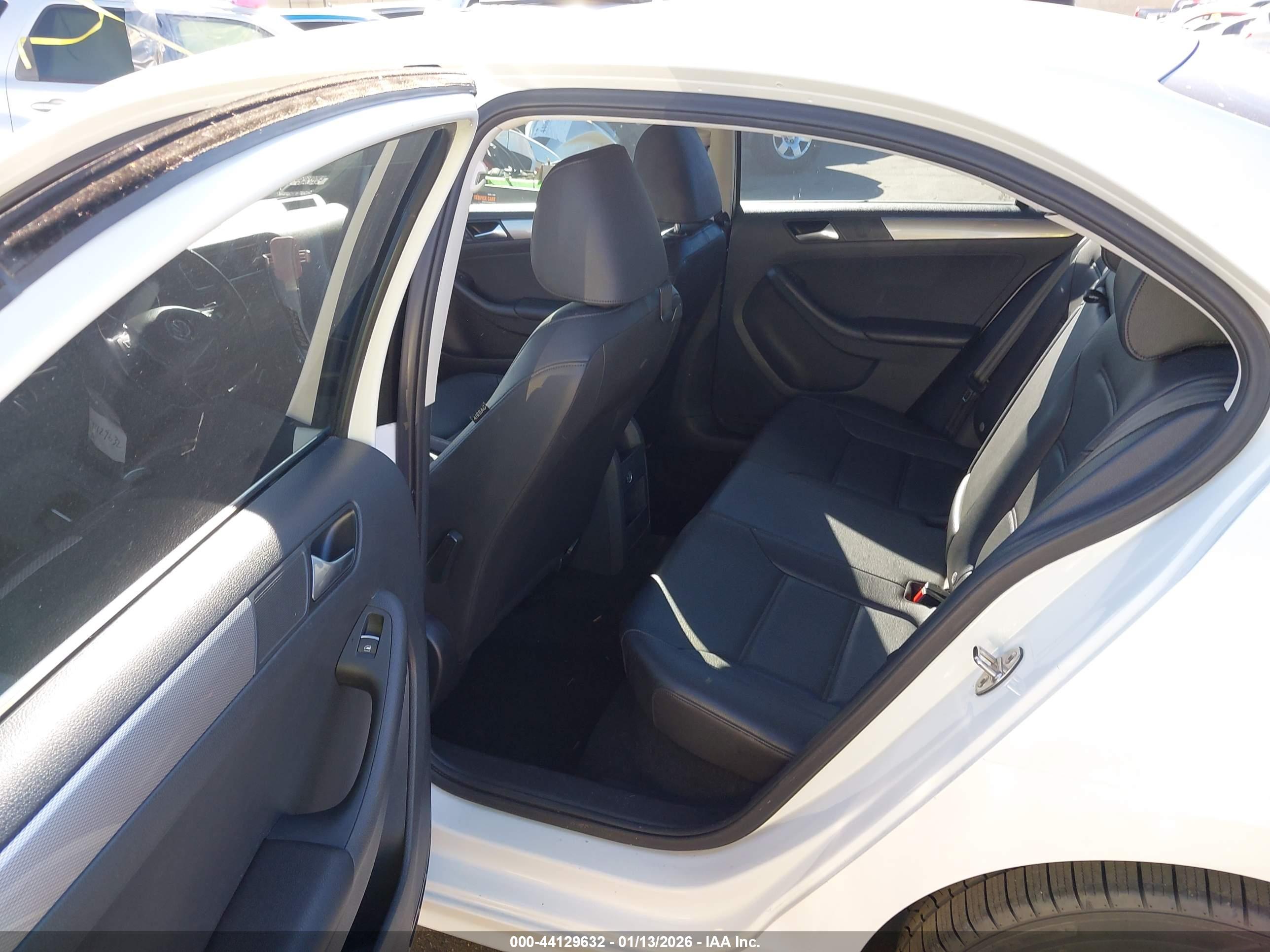 VOLKSWAGEN JETTA image 8