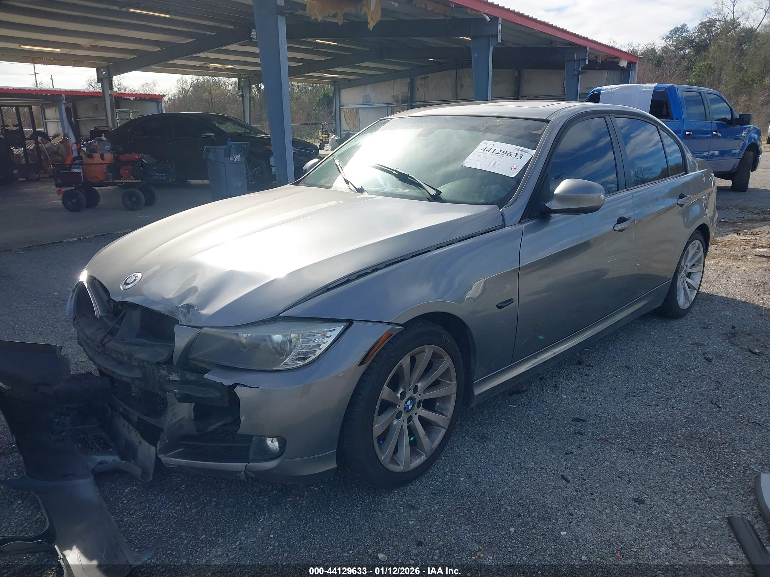 BMW 328I image 2
