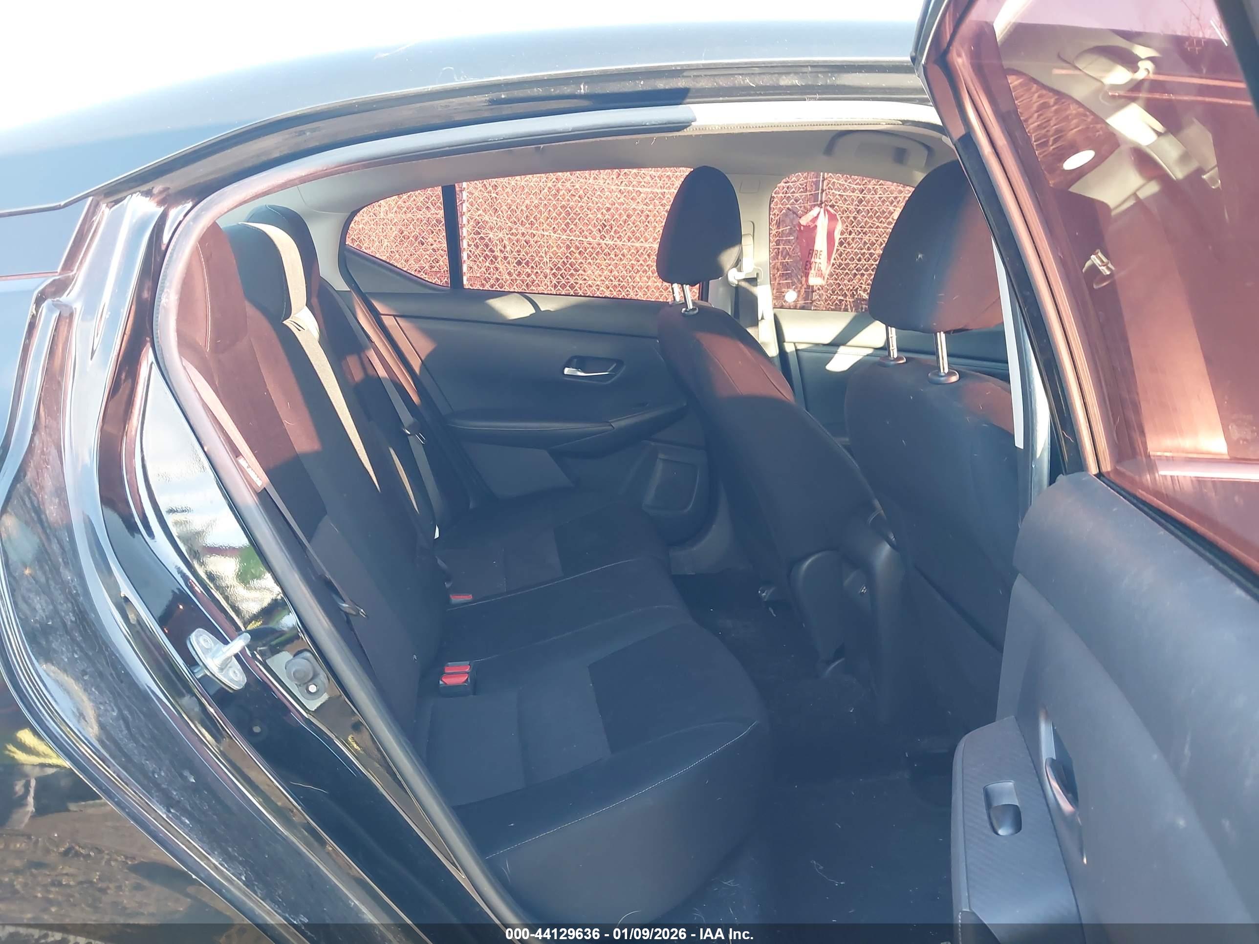 NISSAN SENTRA image 8
