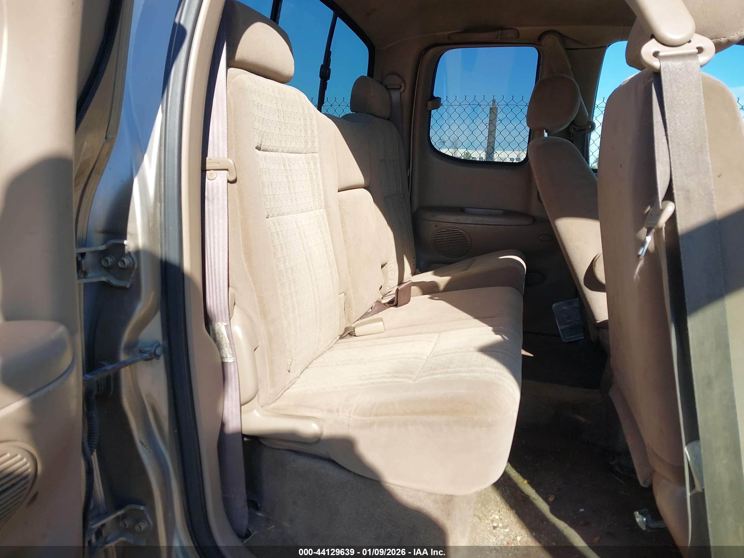 TOYOTA TUNDRA image 8