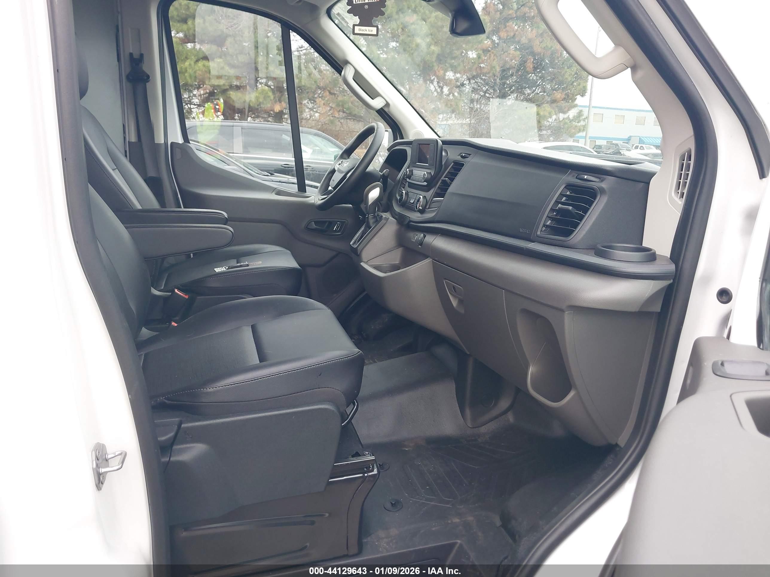 FORD TRANSIT-250 image 5
