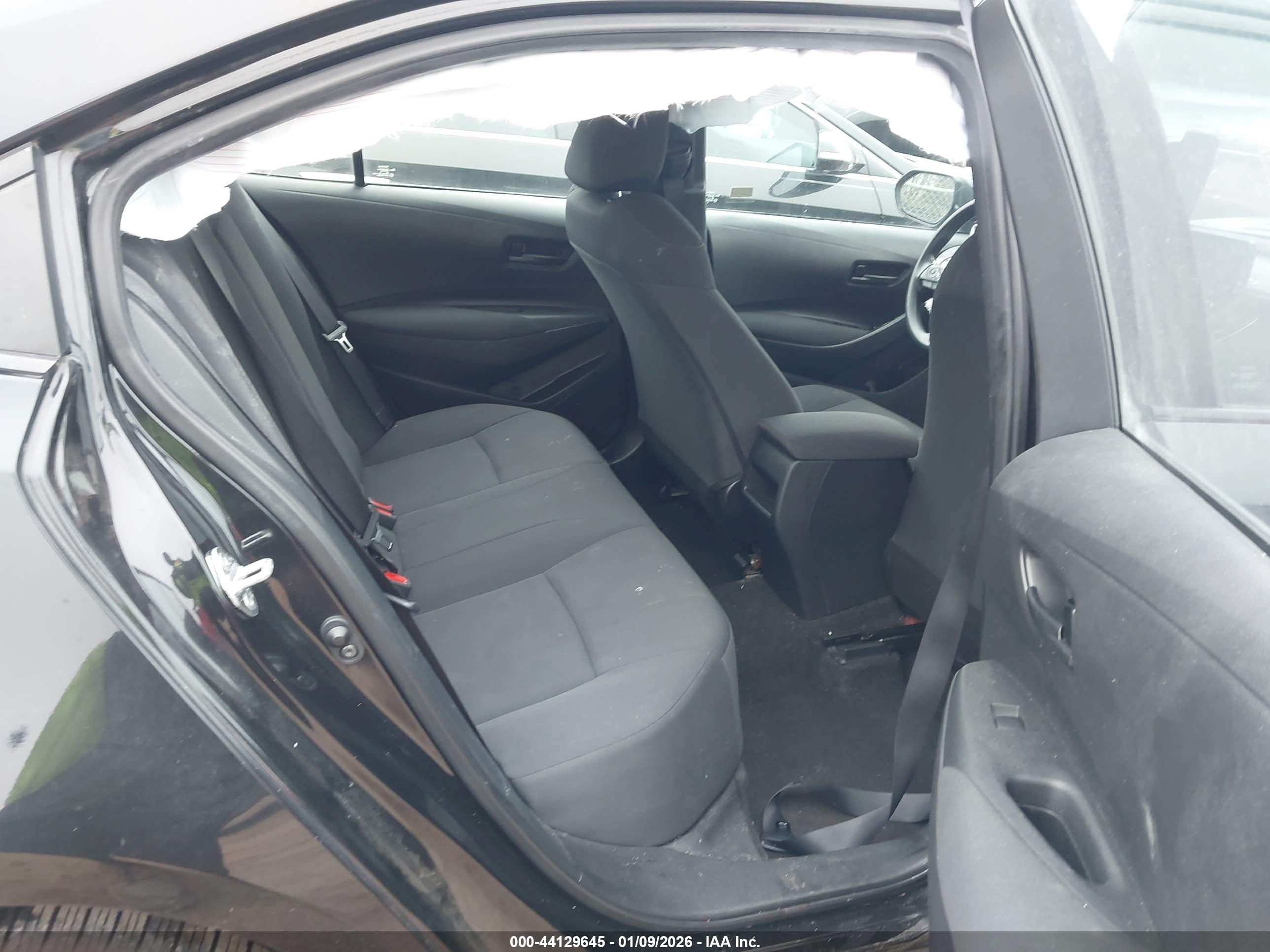 TOYOTA COROLLA image 8