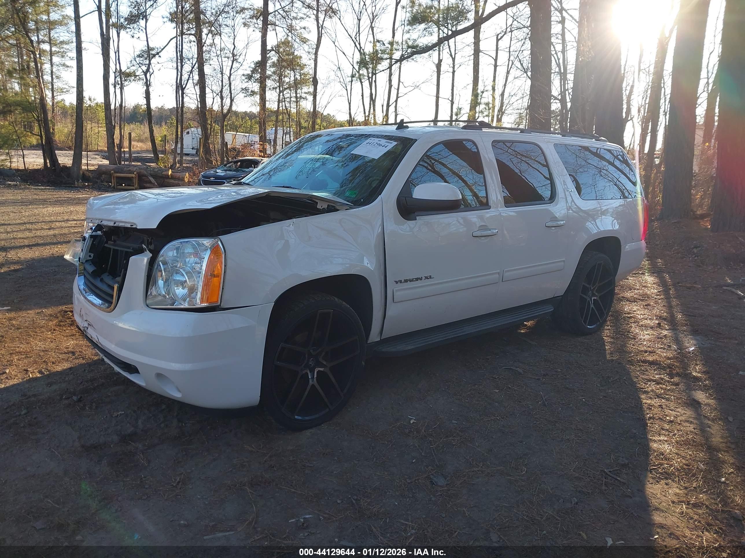 GMC YUKON image 2