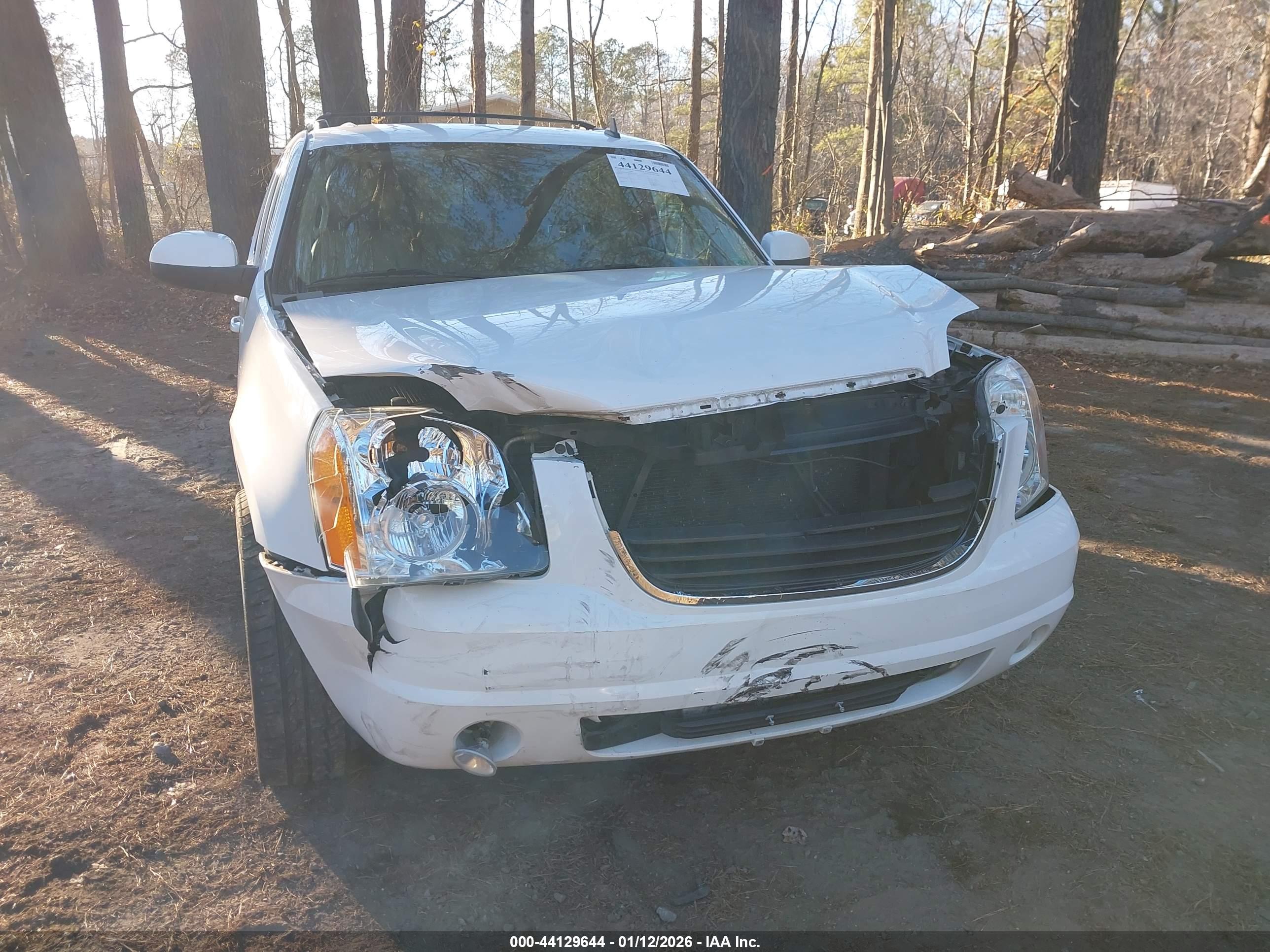 GMC YUKON image 6