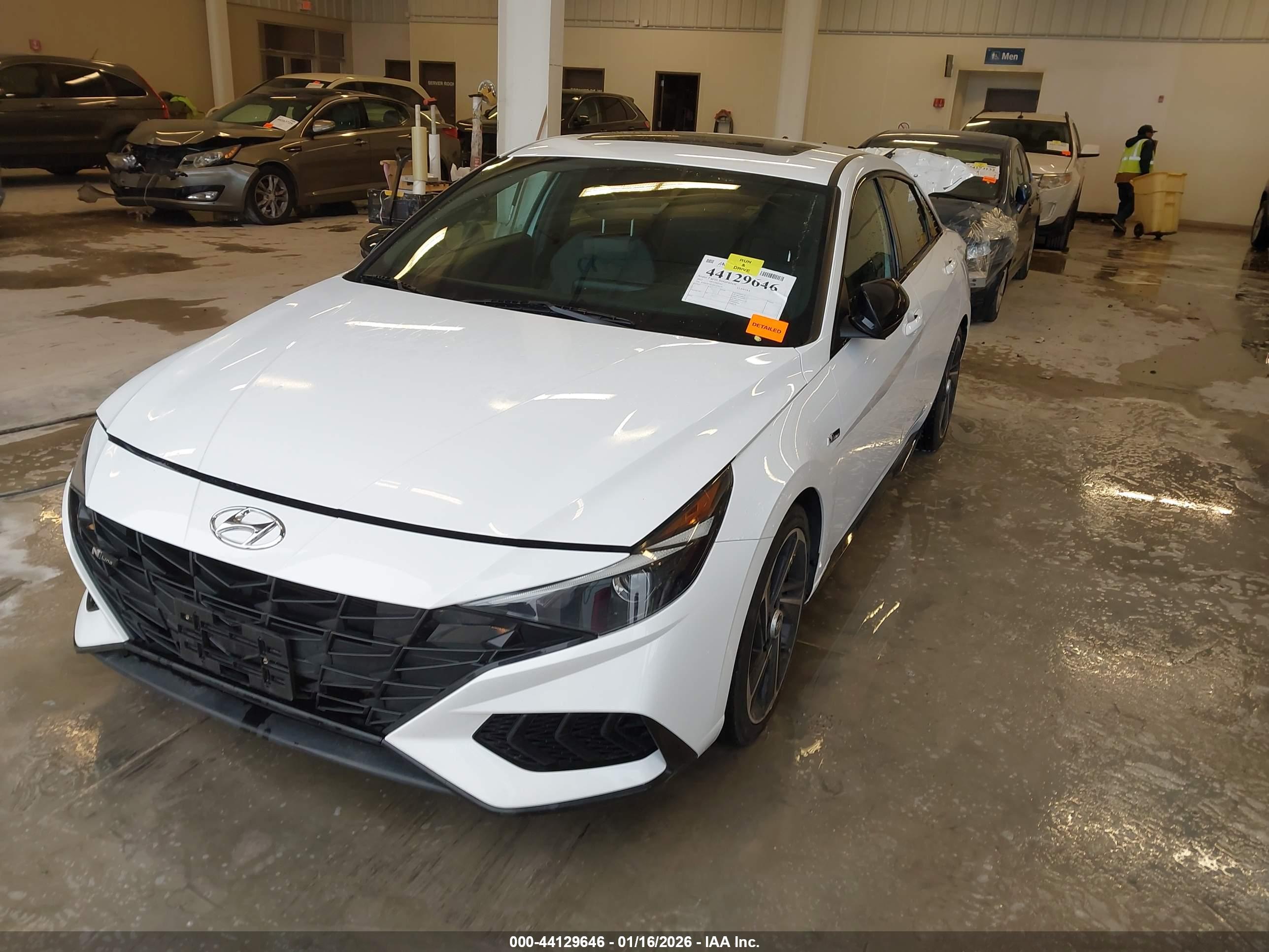 HYUNDAI ELANTRA image 2