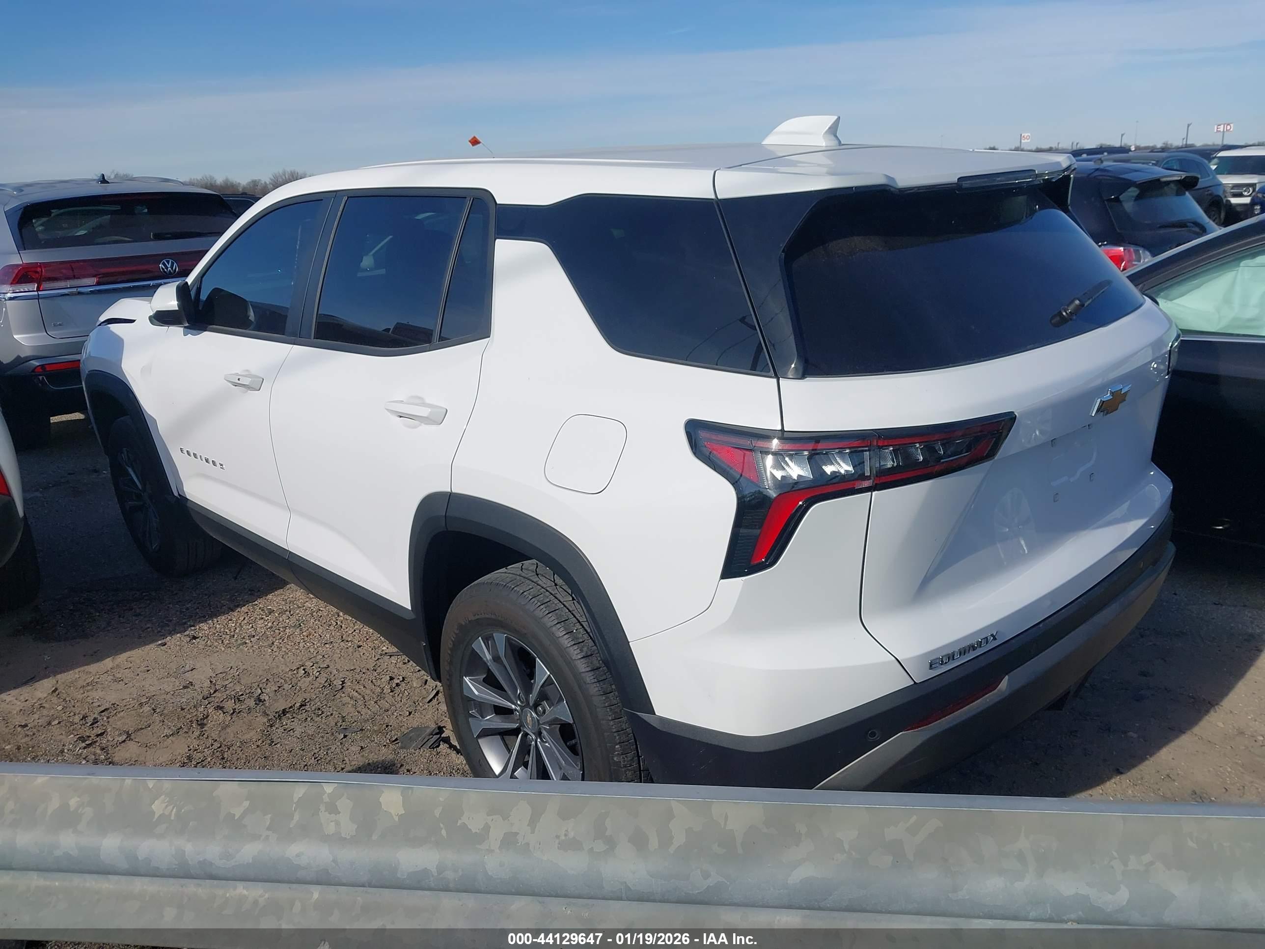 CHEVROLET EQUINOX image 3