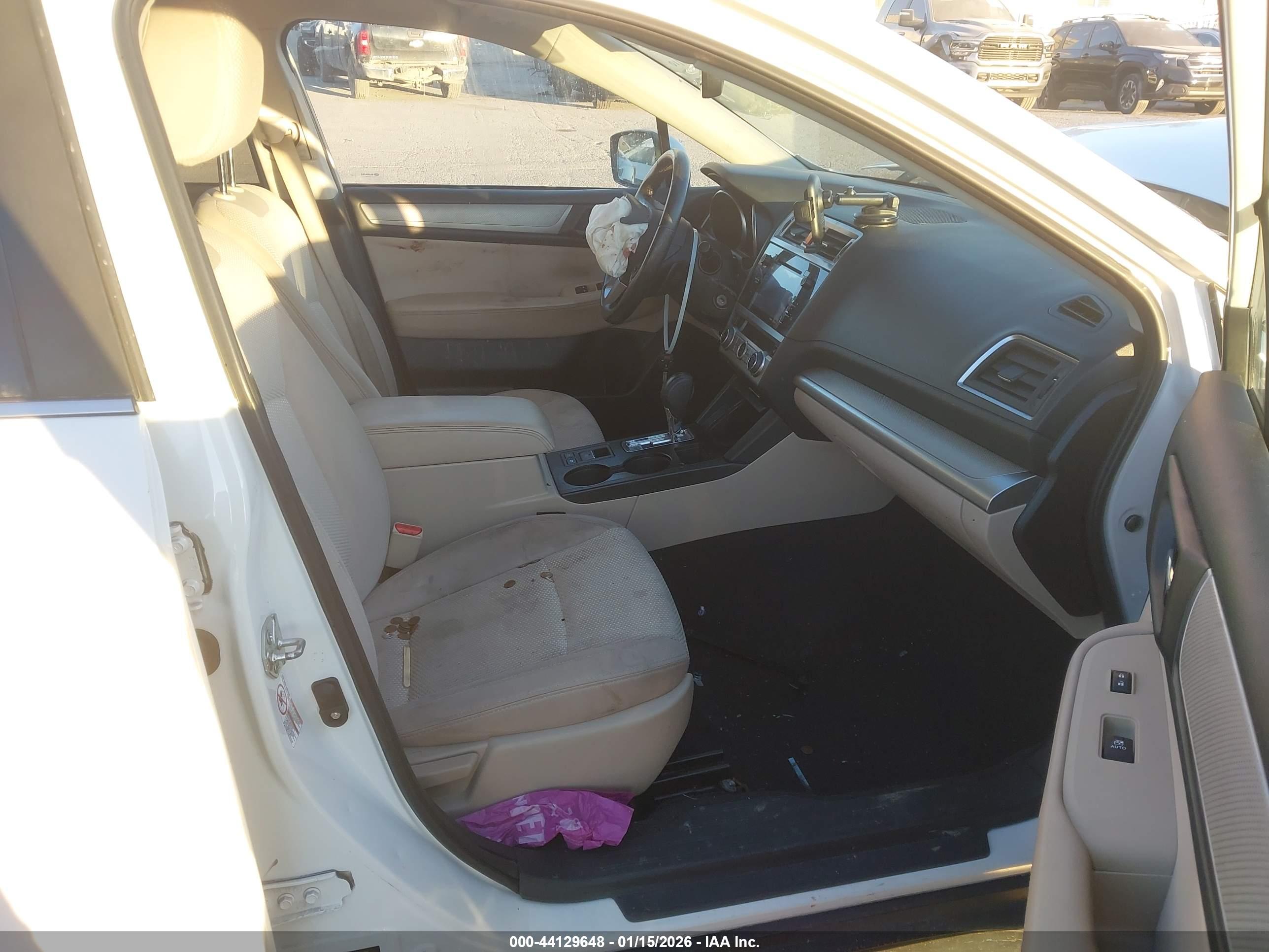 SUBARU OUTBACK image 5
