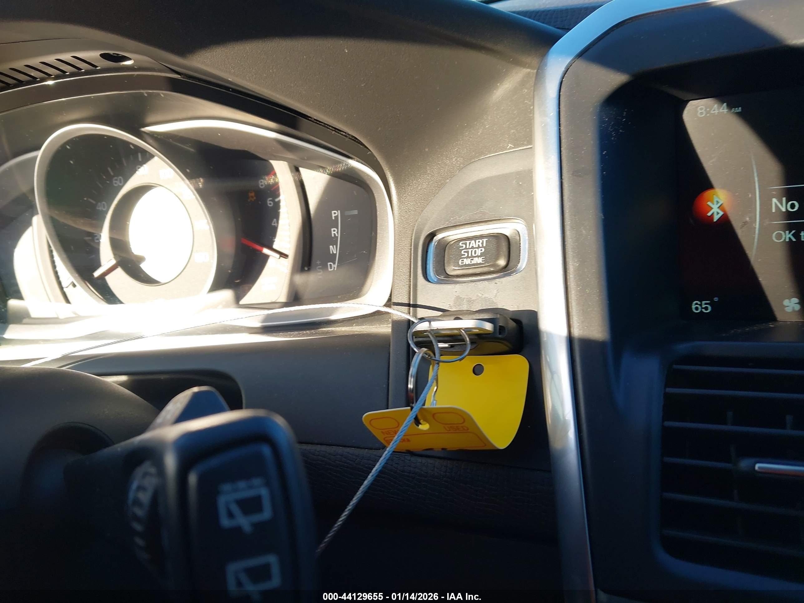 VOLVO XC60 image 11