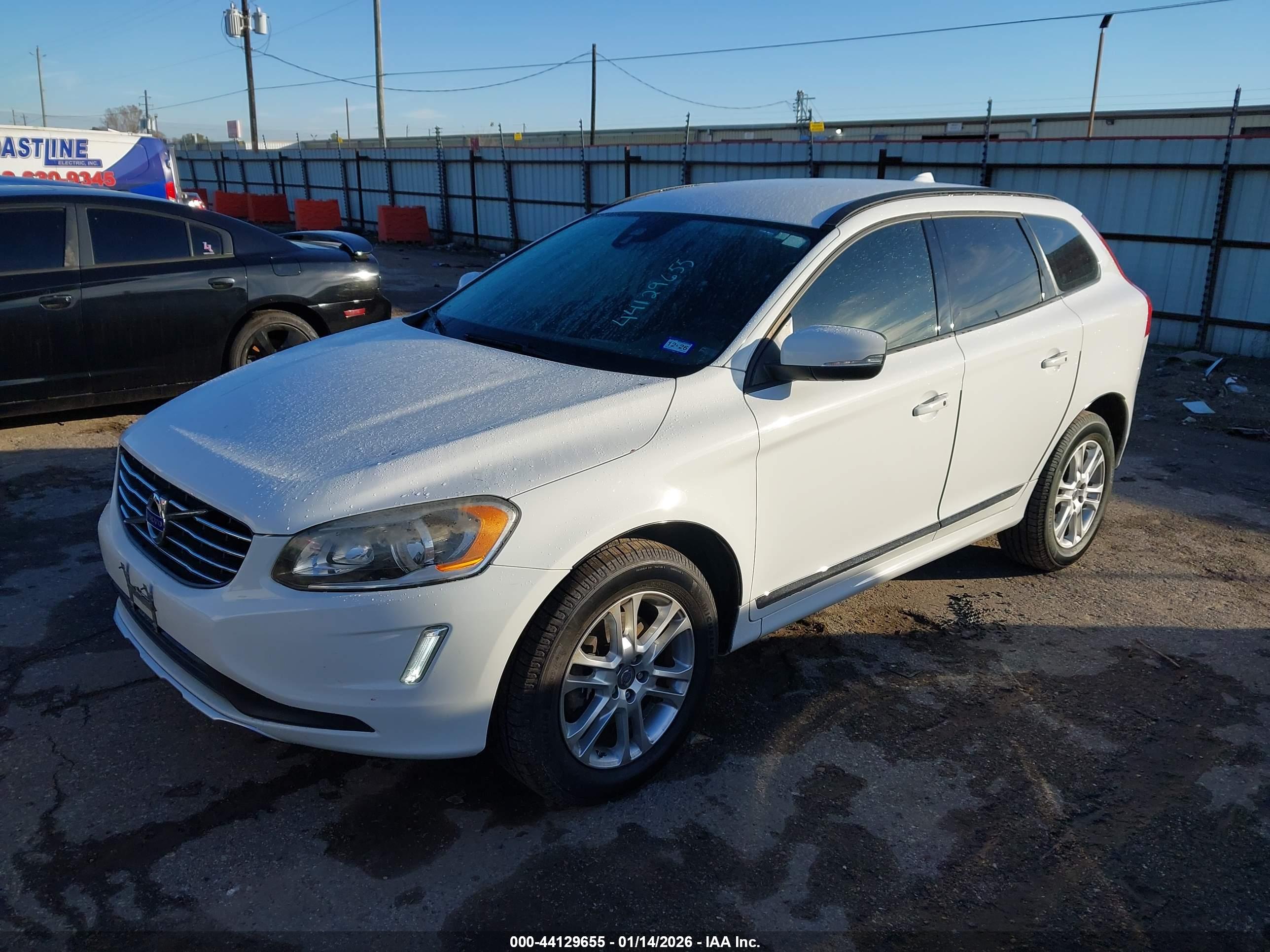 VOLVO XC60 image 2