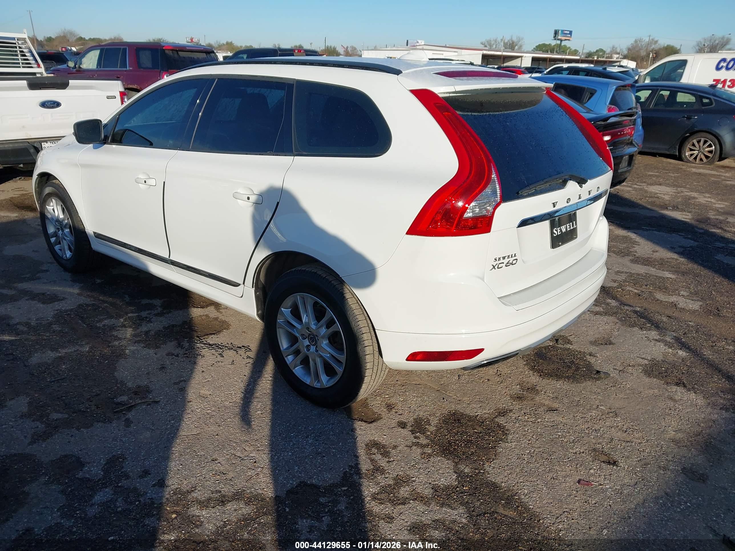 VOLVO XC60 image 3