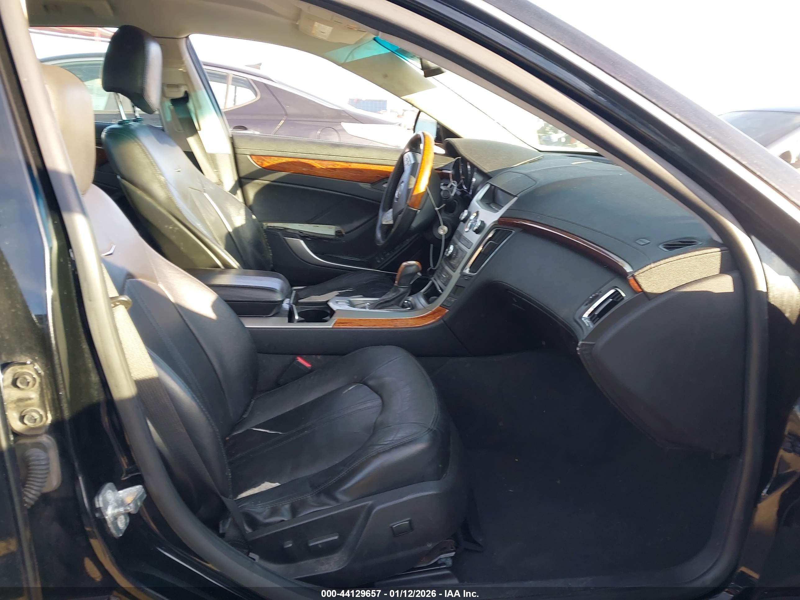 CADILLAC CTS image 5