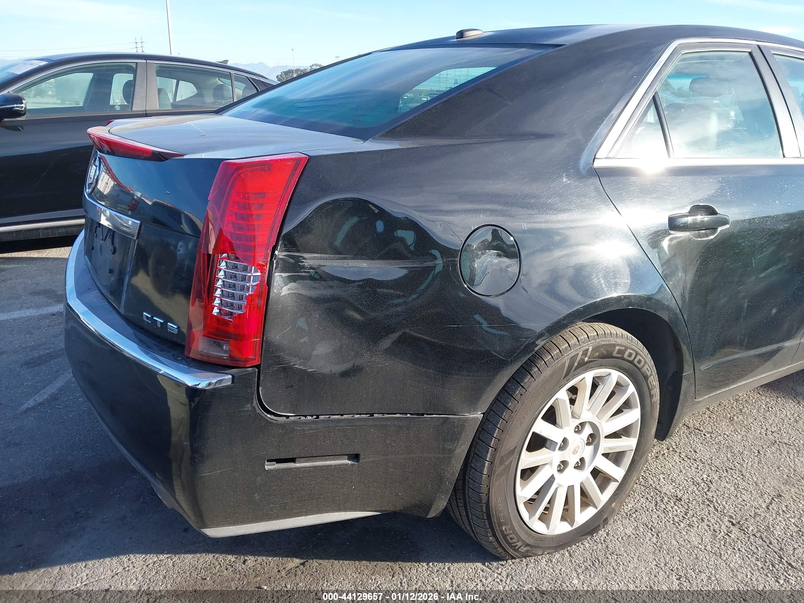 CADILLAC CTS image 6