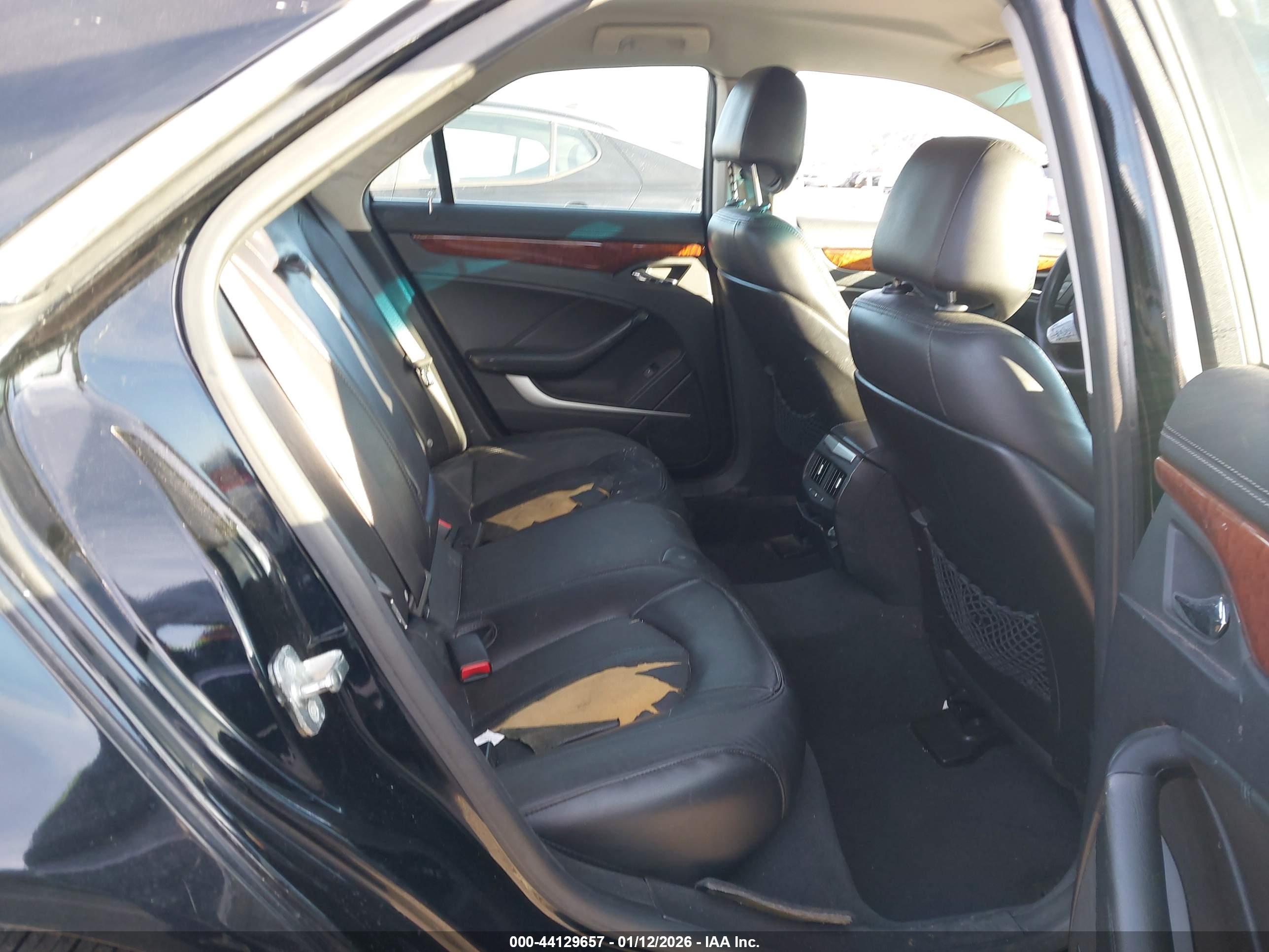 CADILLAC CTS image 8