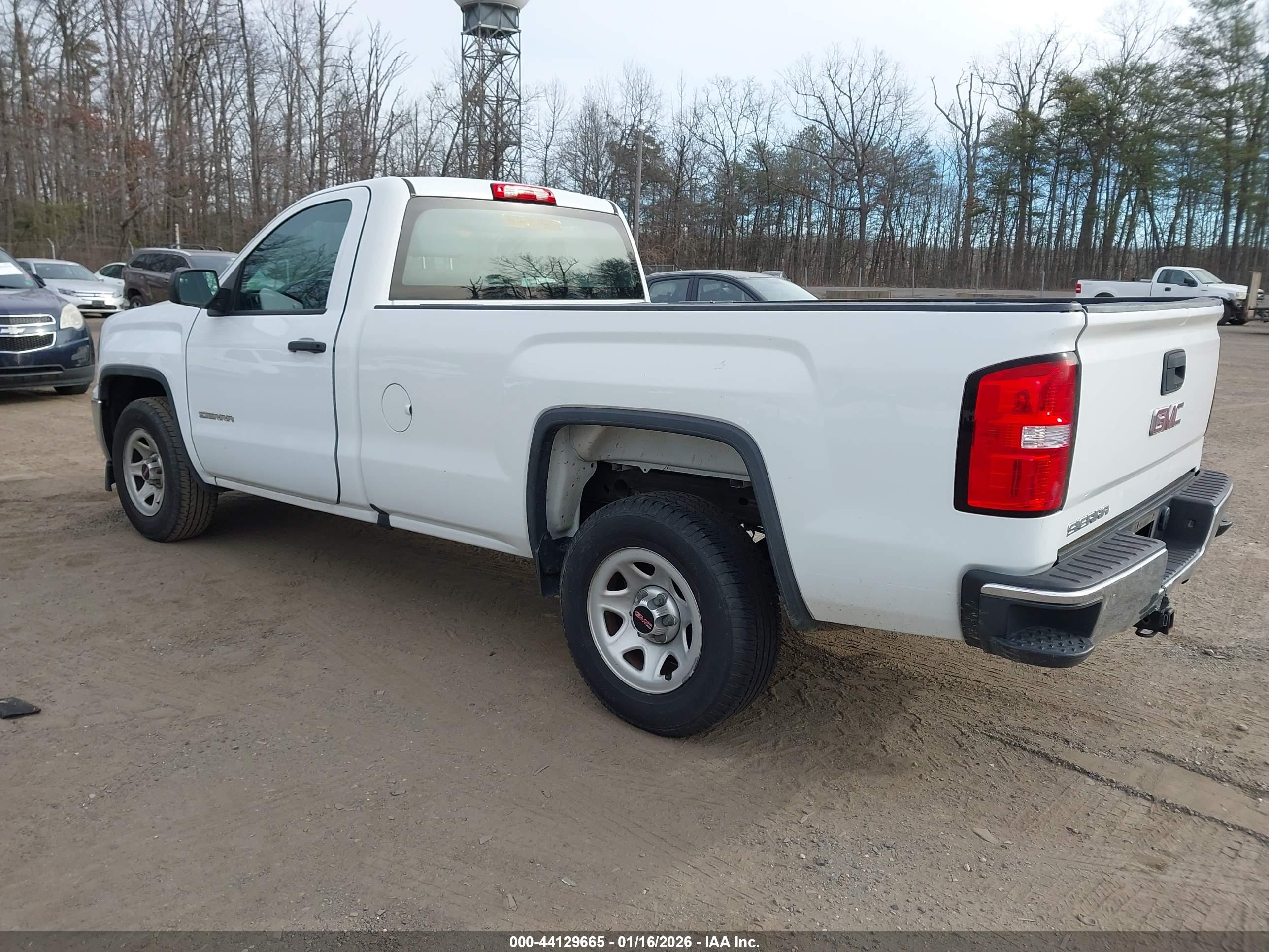 GMC SIERRA image 3