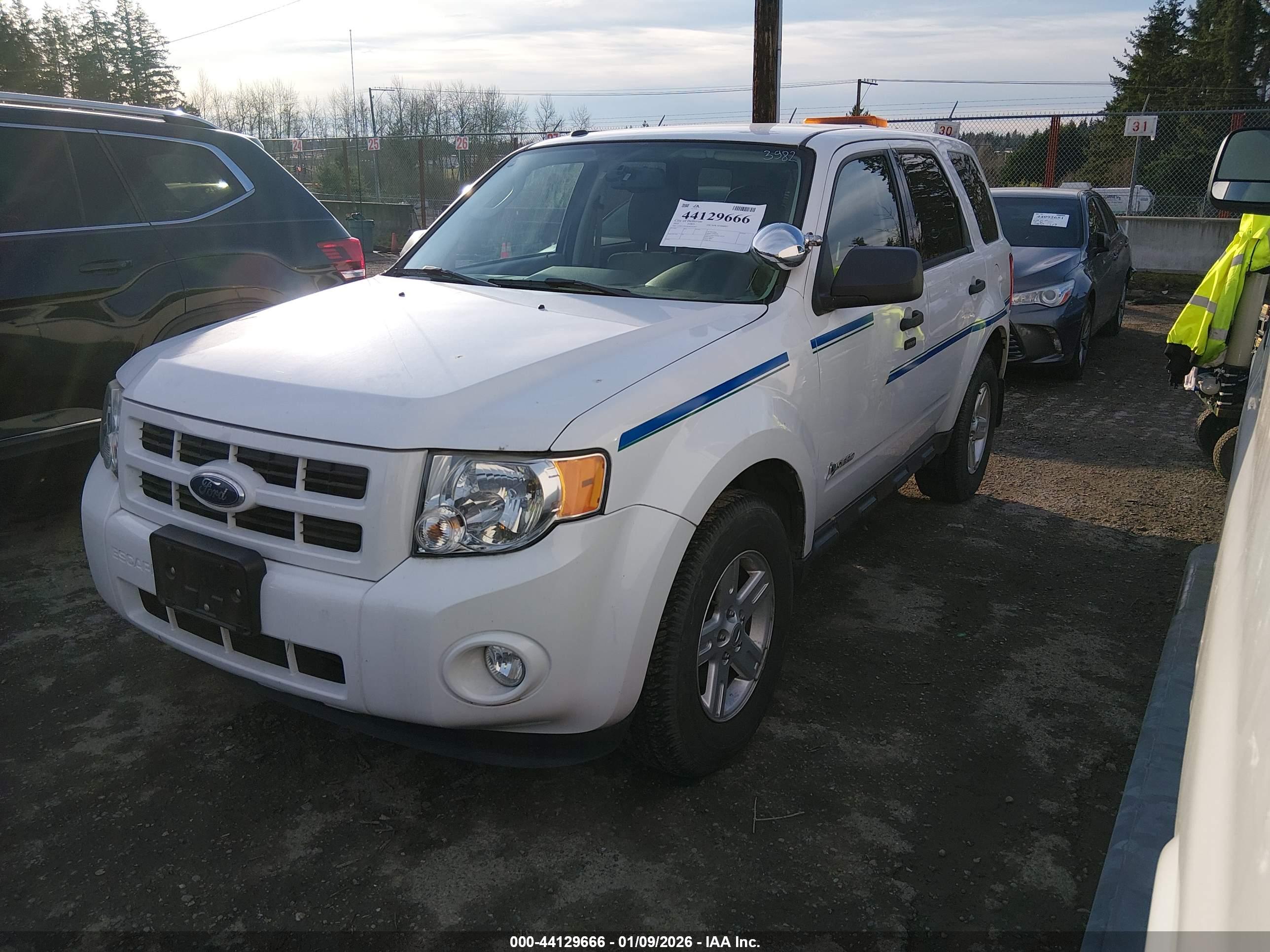 FORD ESCAPE image 2