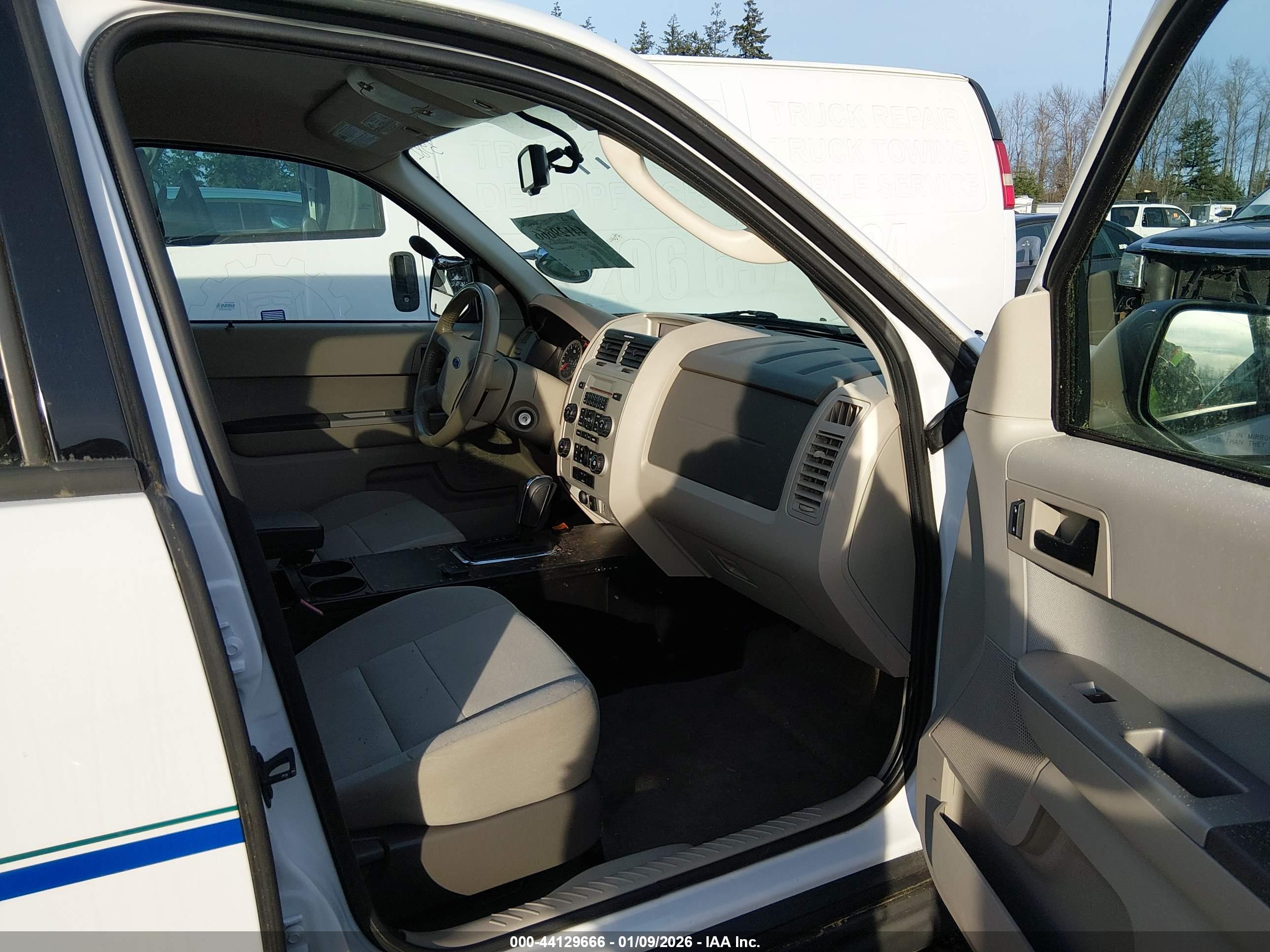 FORD ESCAPE image 5
