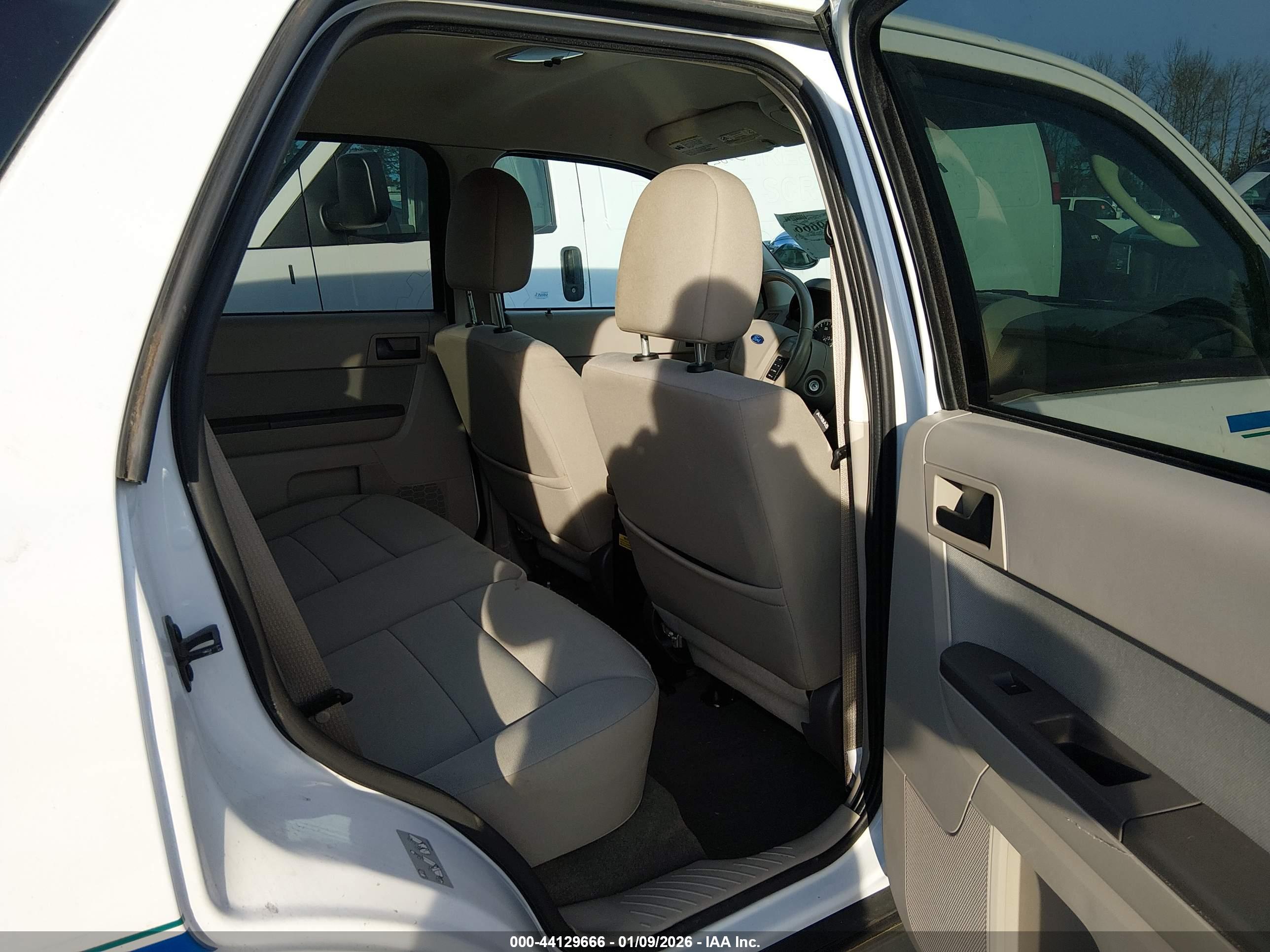 FORD ESCAPE image 8