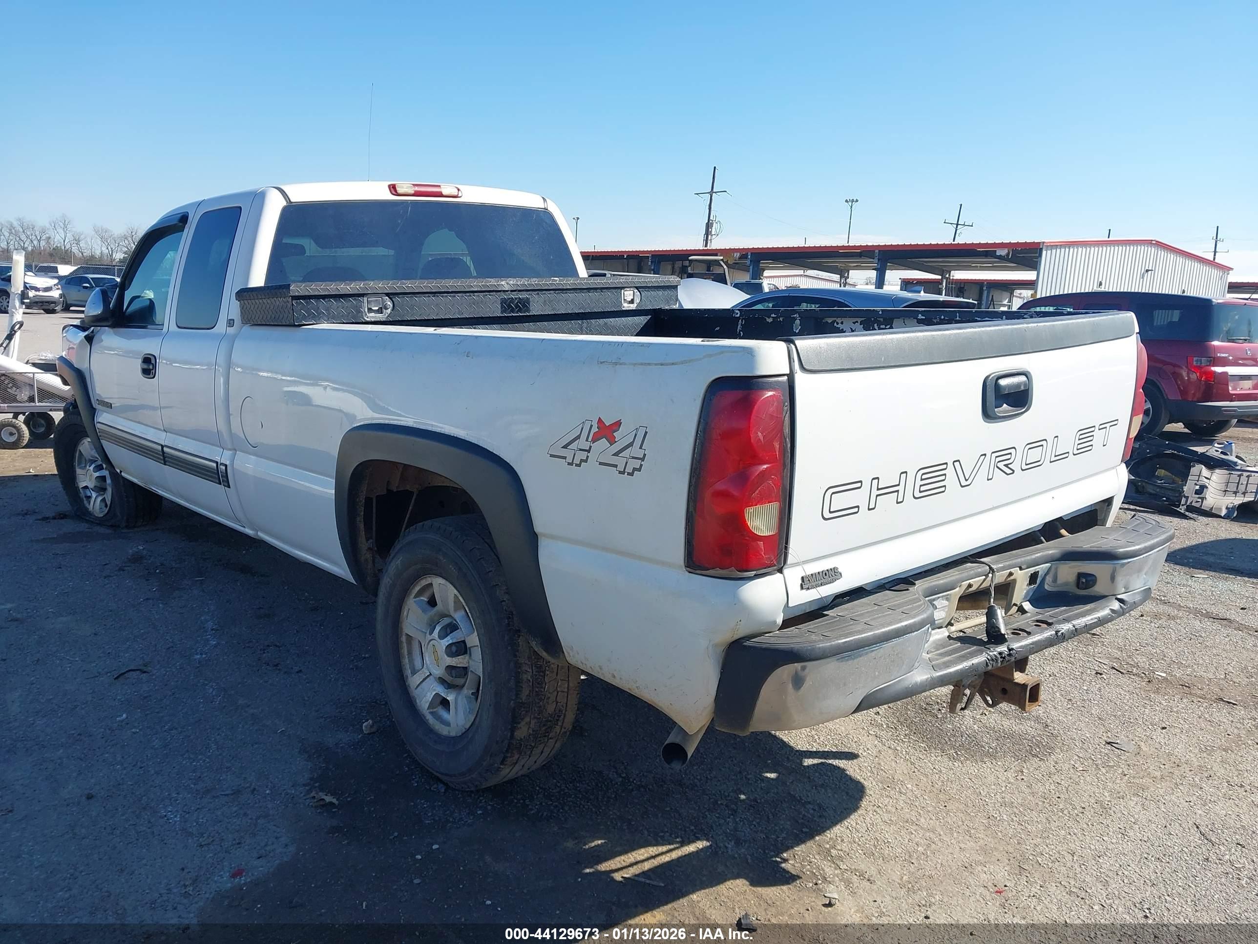 CHEVROLET SILVERADO image 3