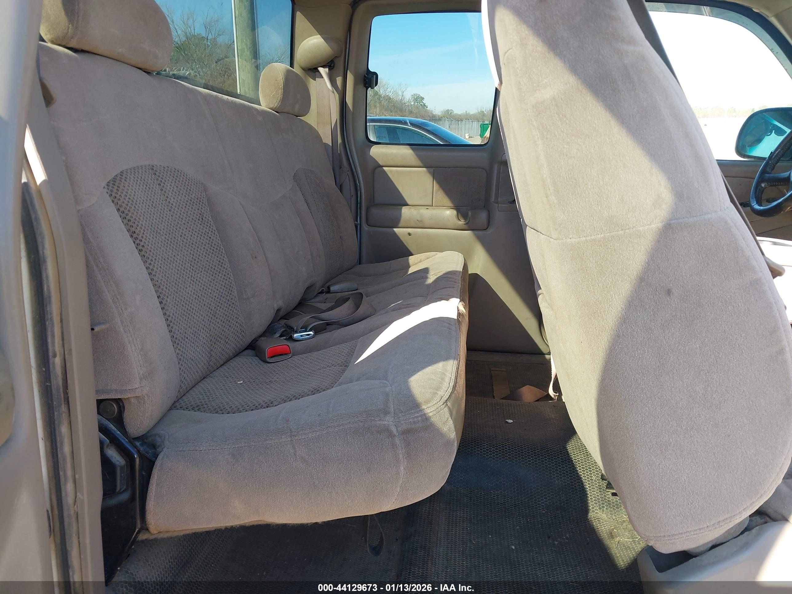 CHEVROLET SILVERADO image 8