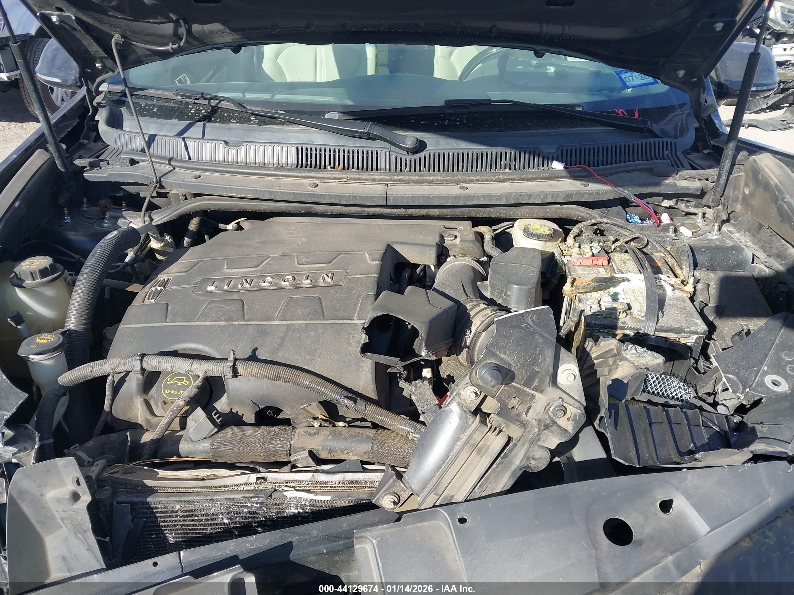 LINCOLN MKT image 10