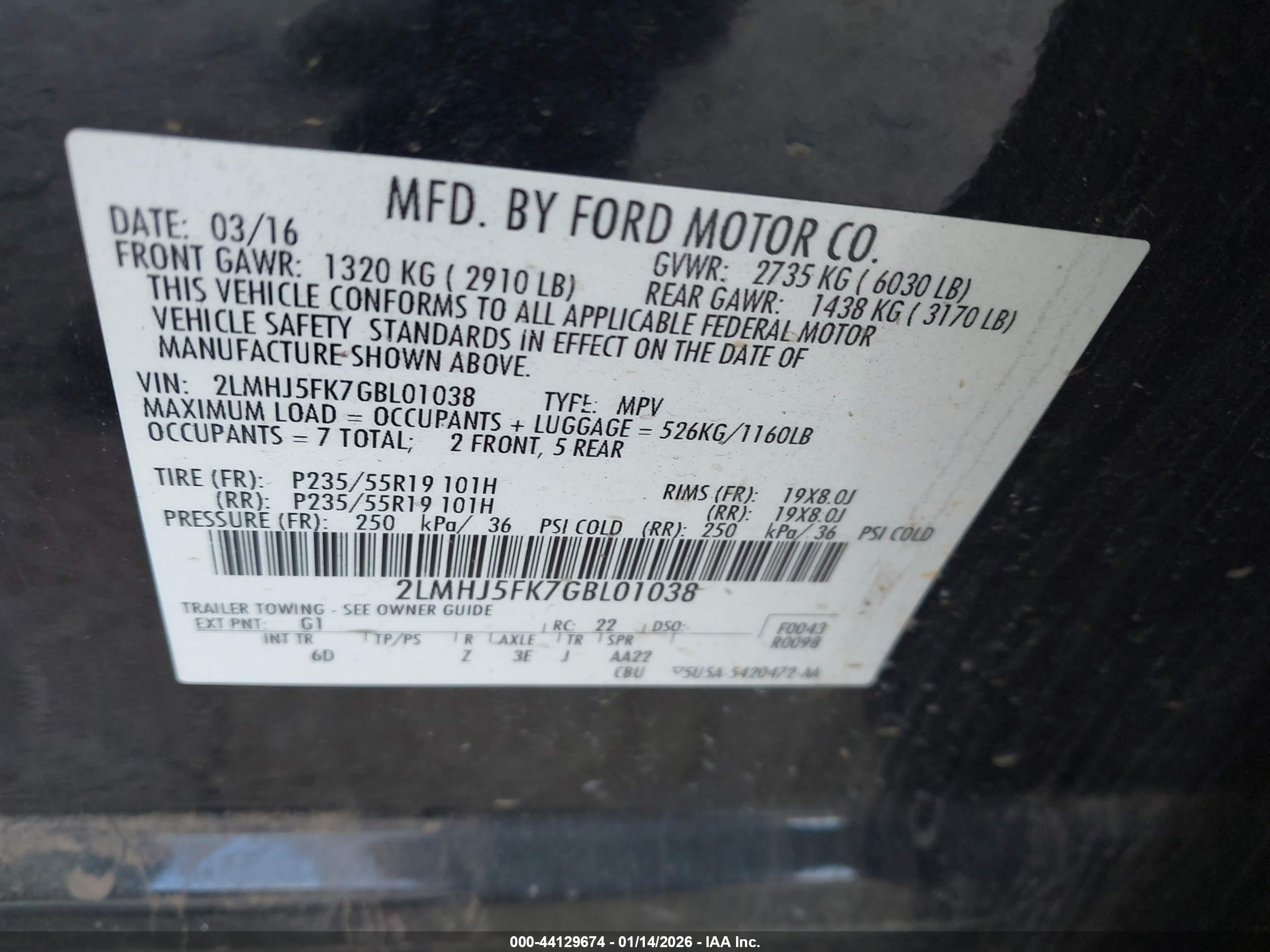 LINCOLN MKT image 9