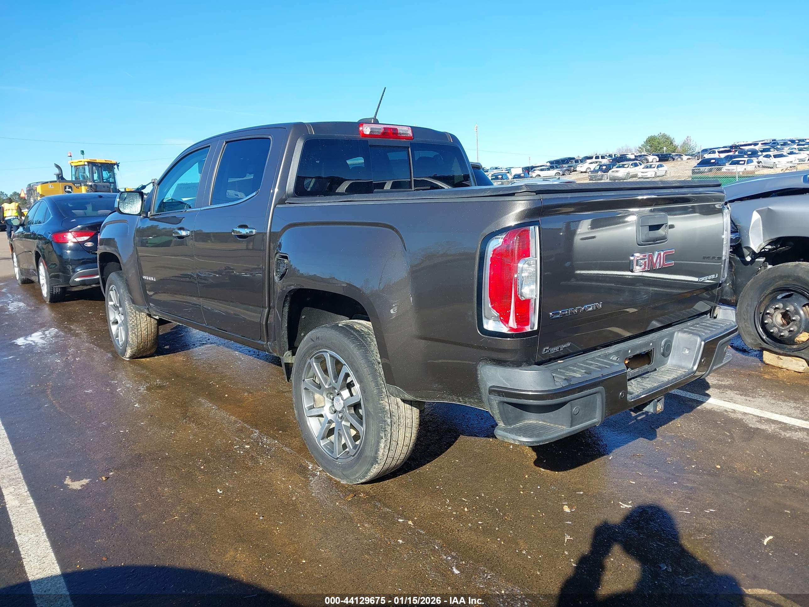 GMC CANYON image 3