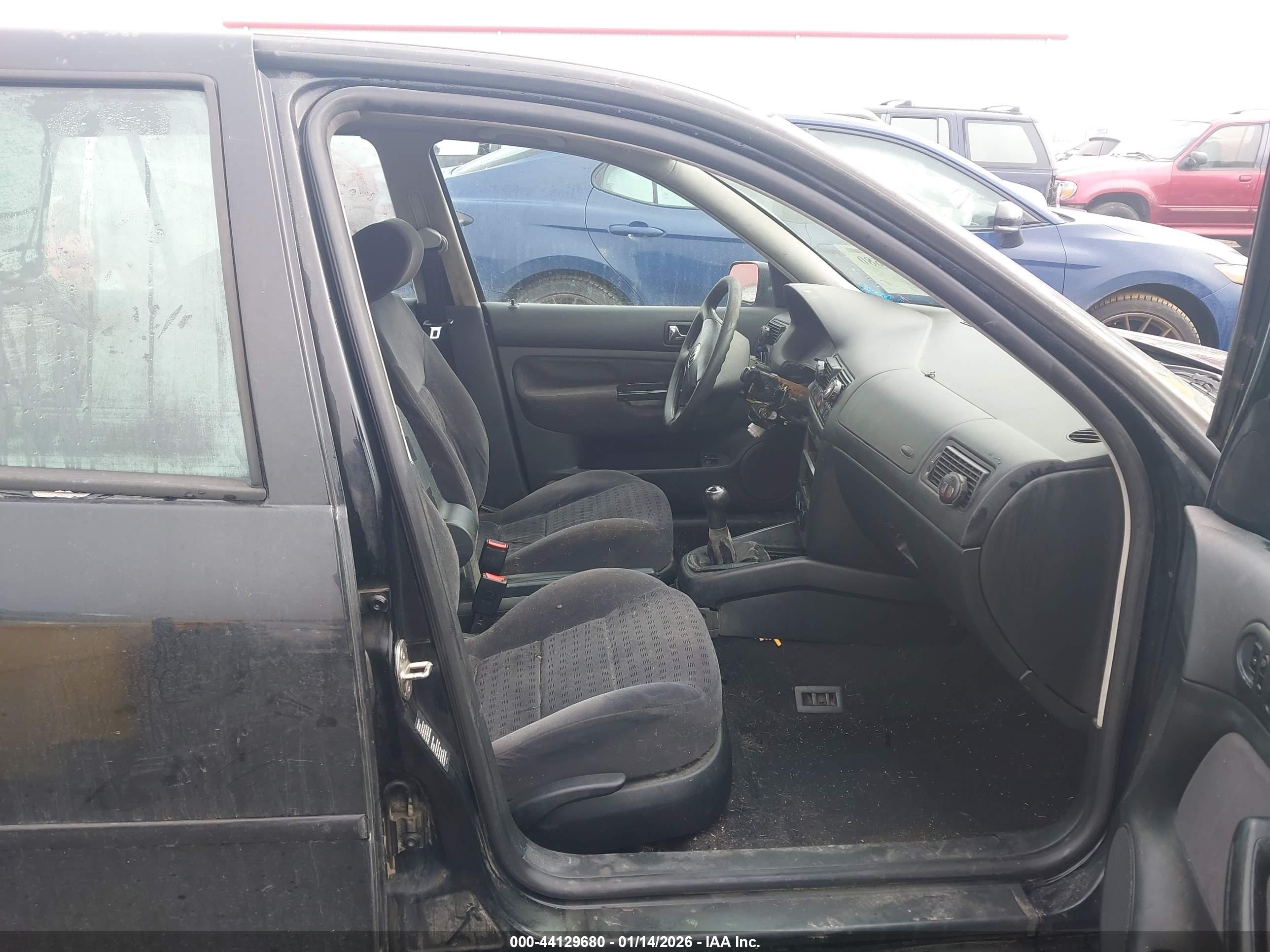 VOLKSWAGEN GOLF image 5