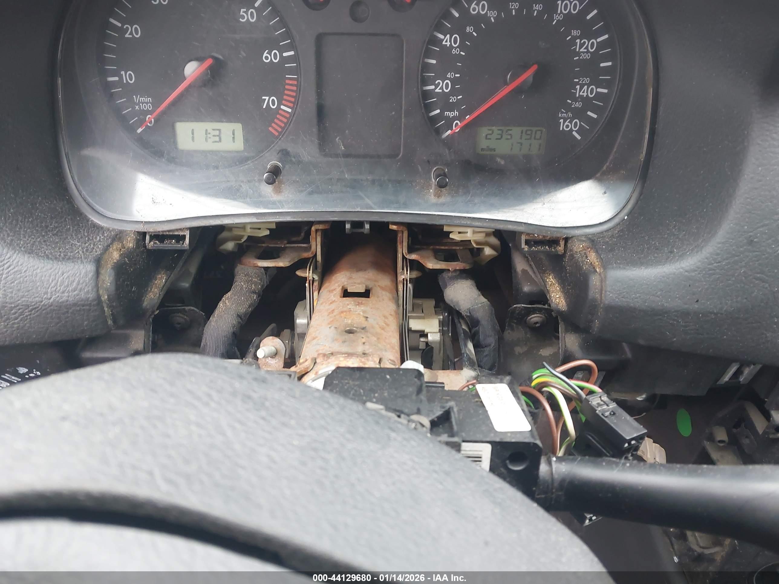 VOLKSWAGEN GOLF image 6