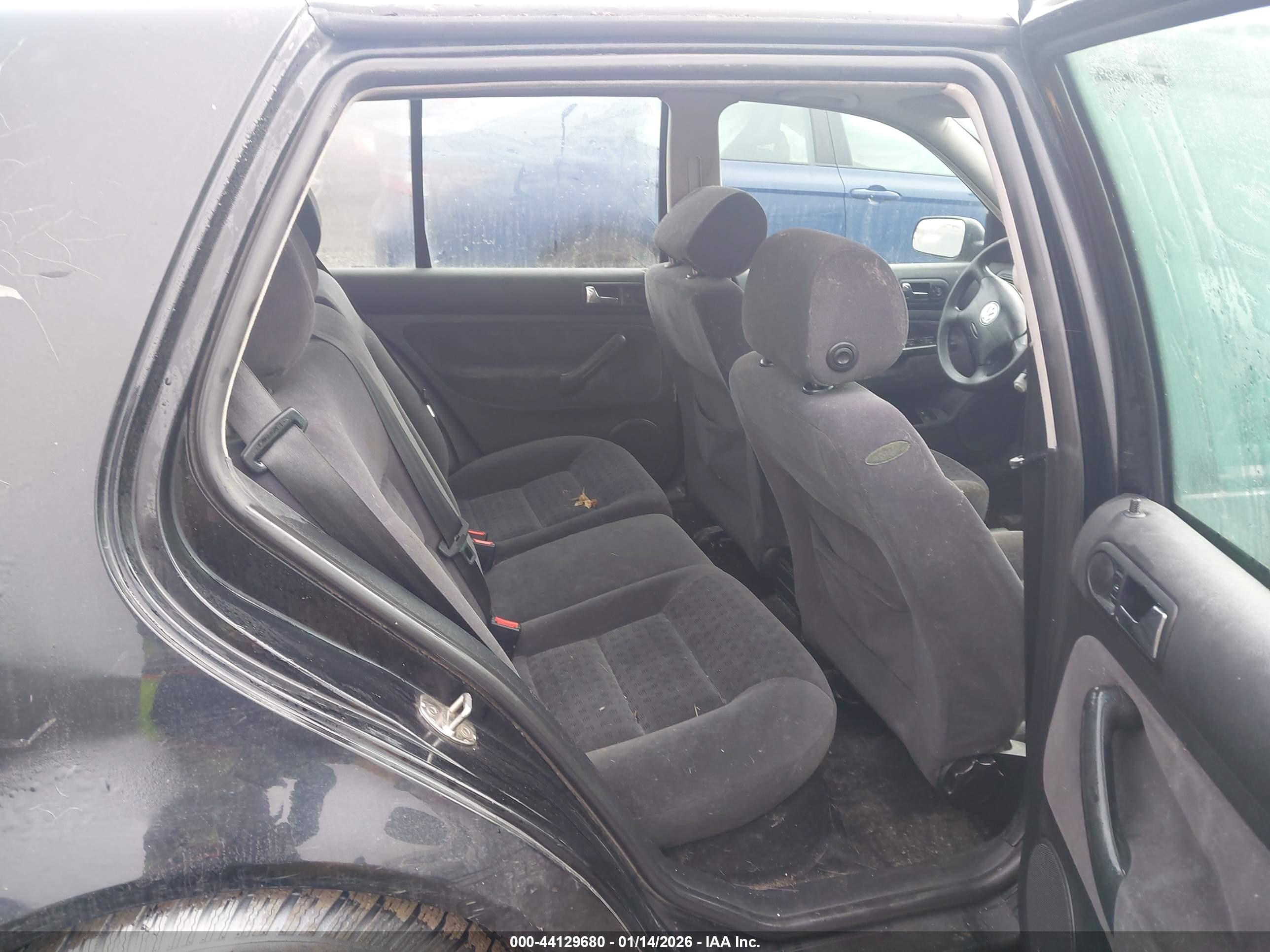 VOLKSWAGEN GOLF image 8