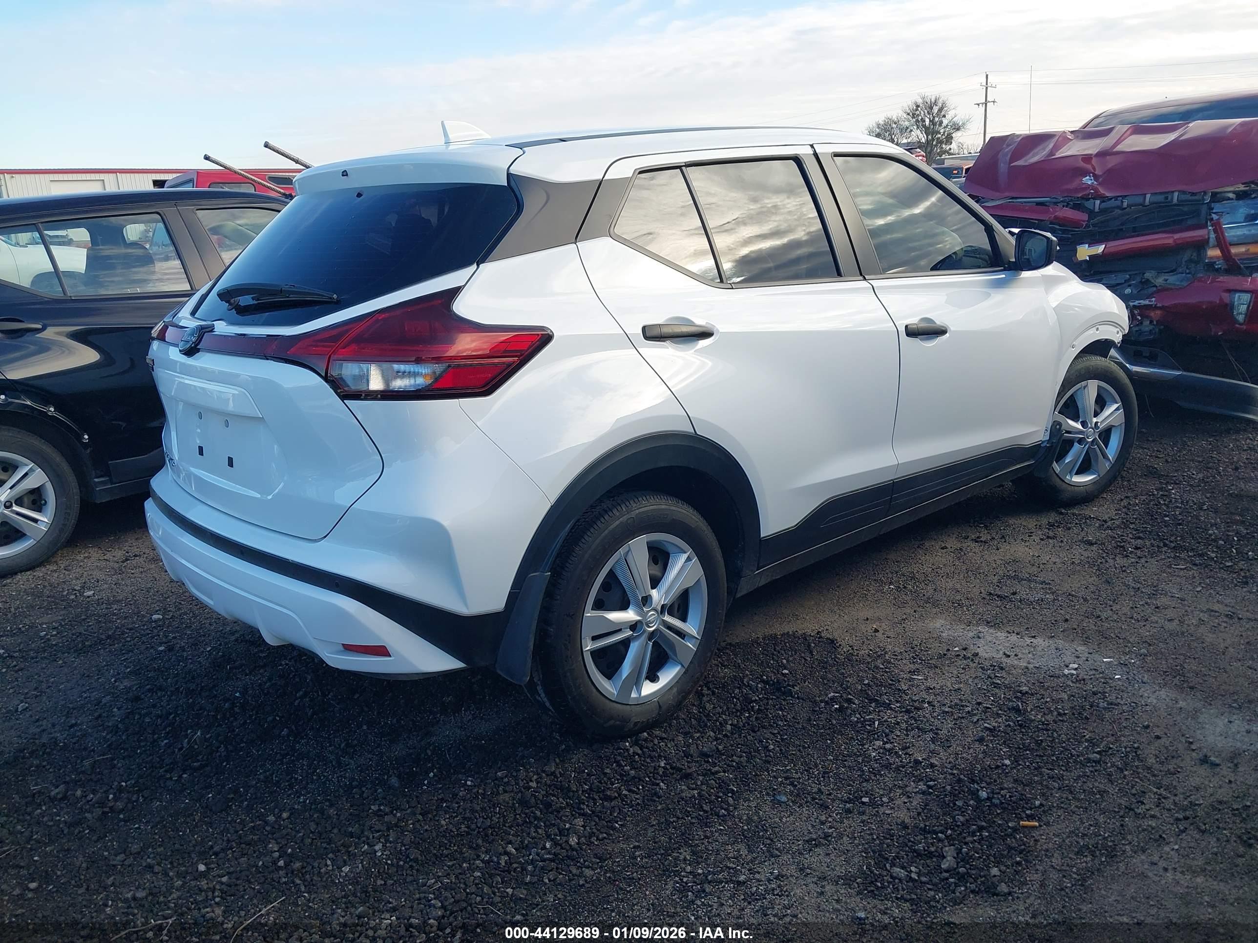 NISSAN KICKS image 4