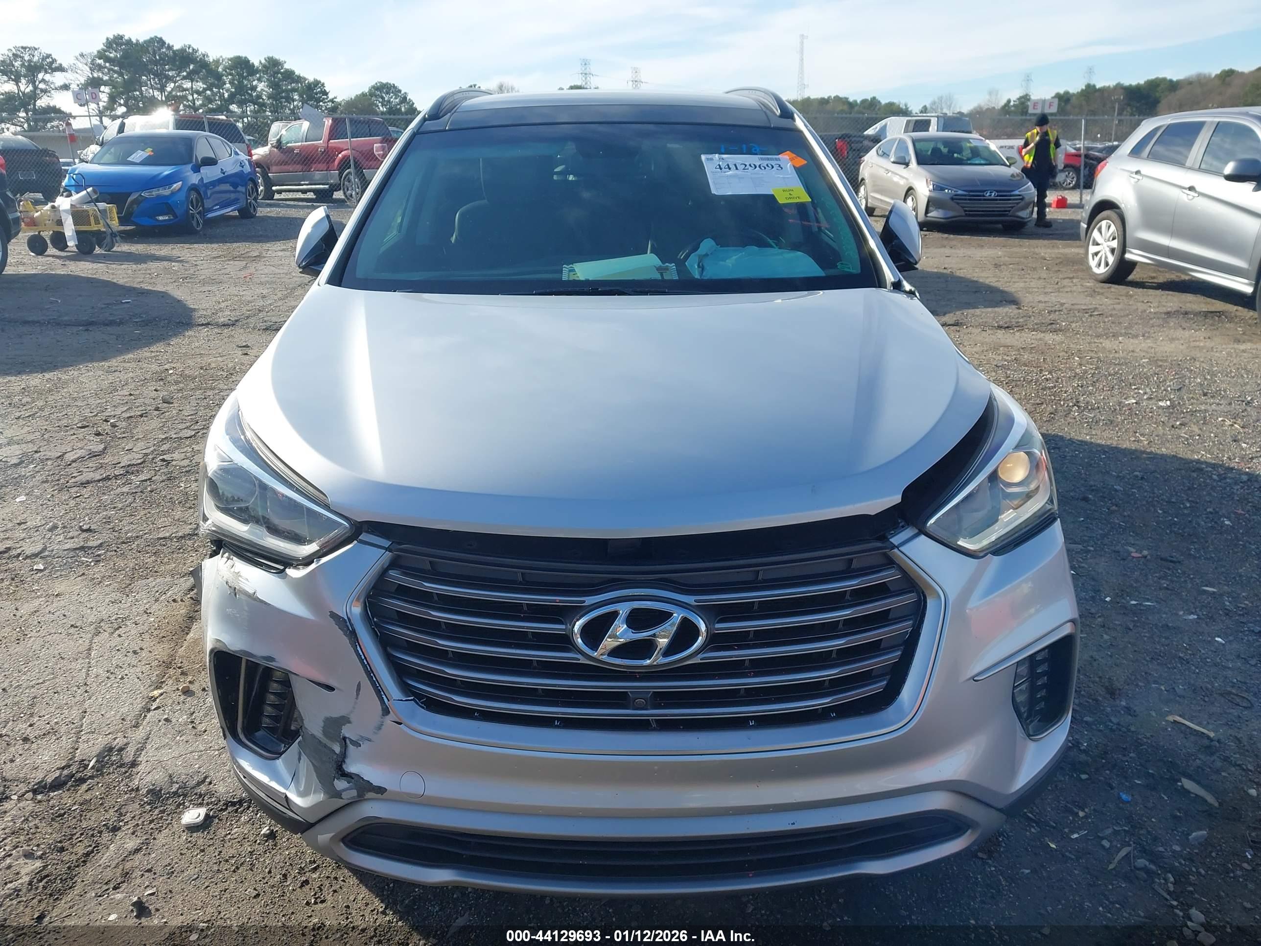 HYUNDAI SANTA image 6