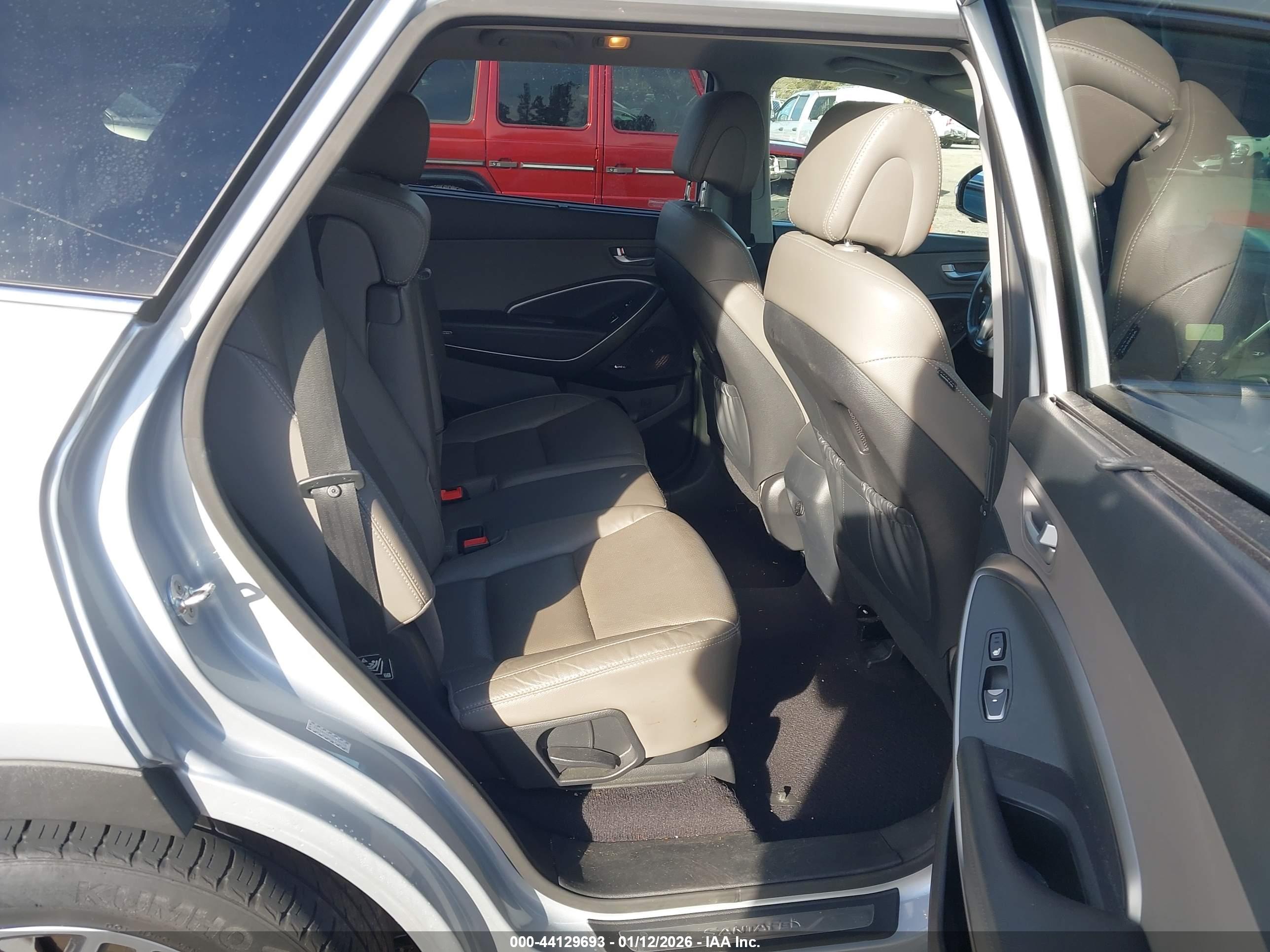 HYUNDAI SANTA image 8