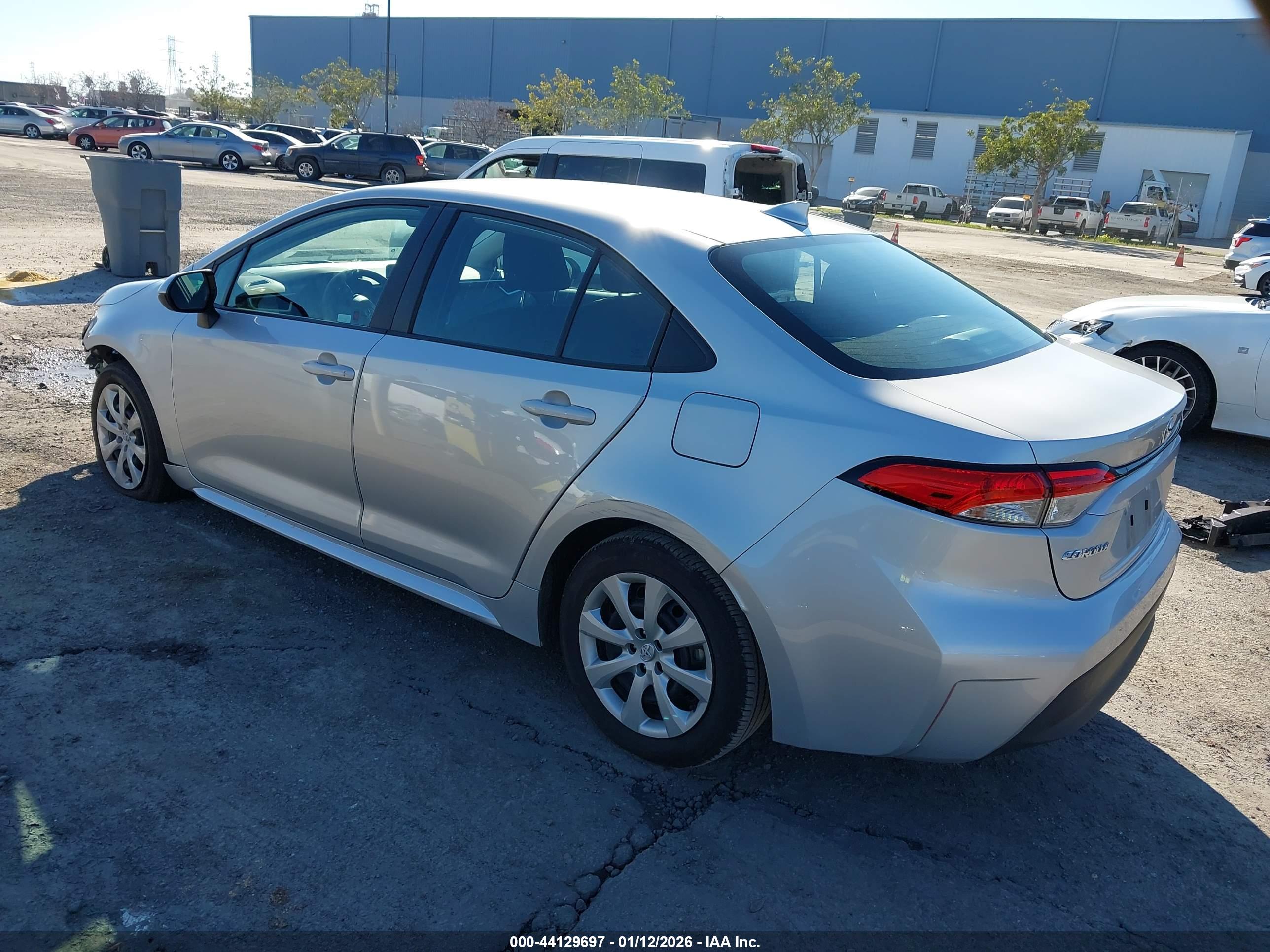 TOYOTA COROLLA image 3
