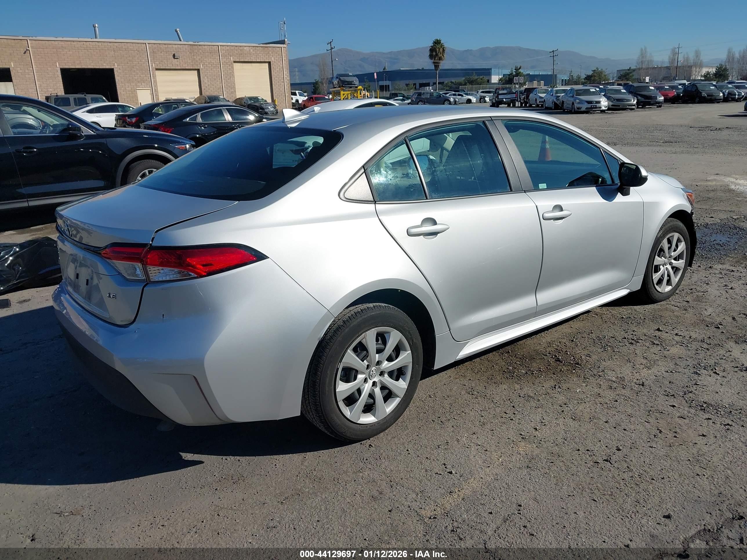 TOYOTA COROLLA image 4