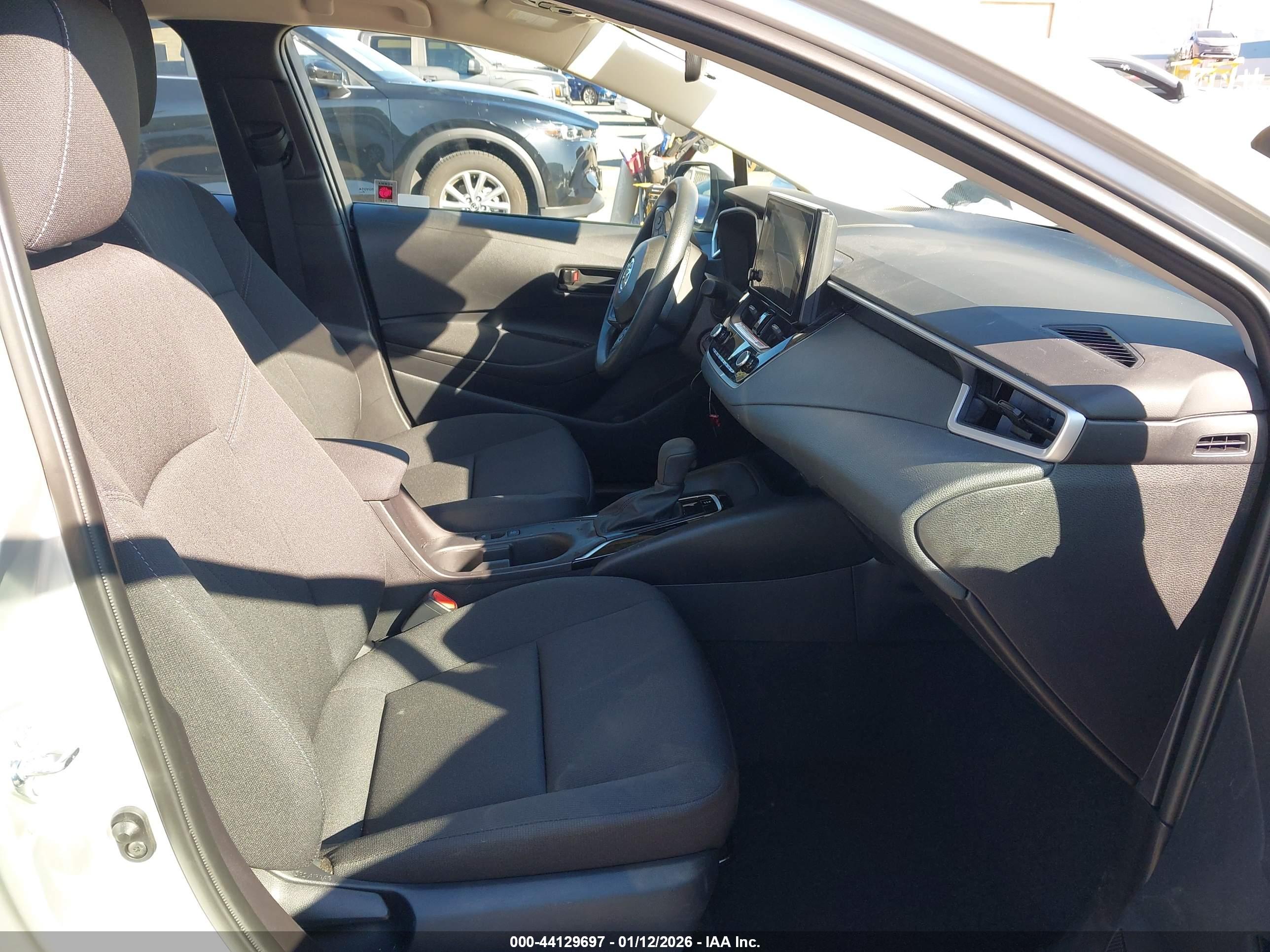 TOYOTA COROLLA image 5