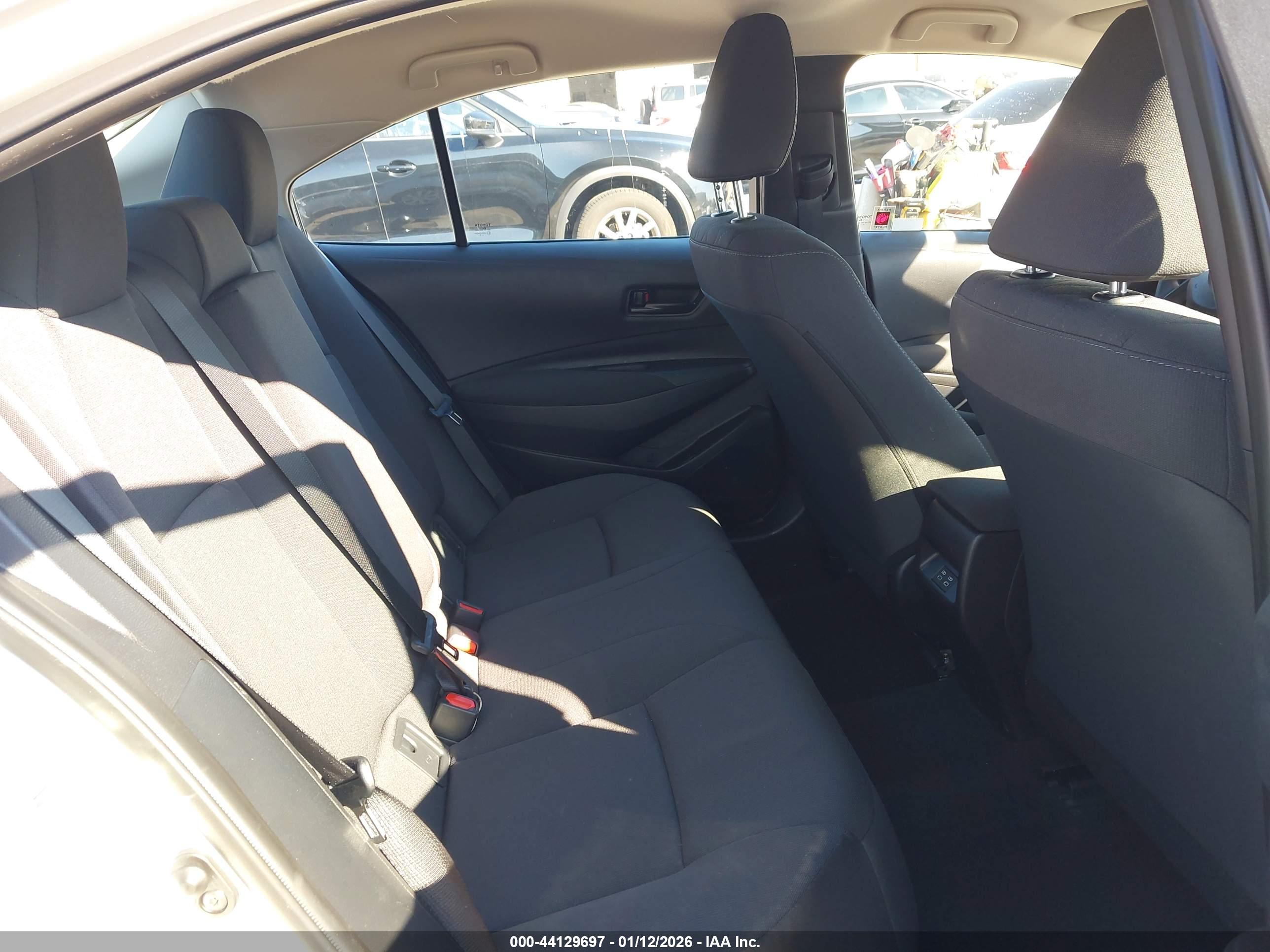 TOYOTA COROLLA image 8