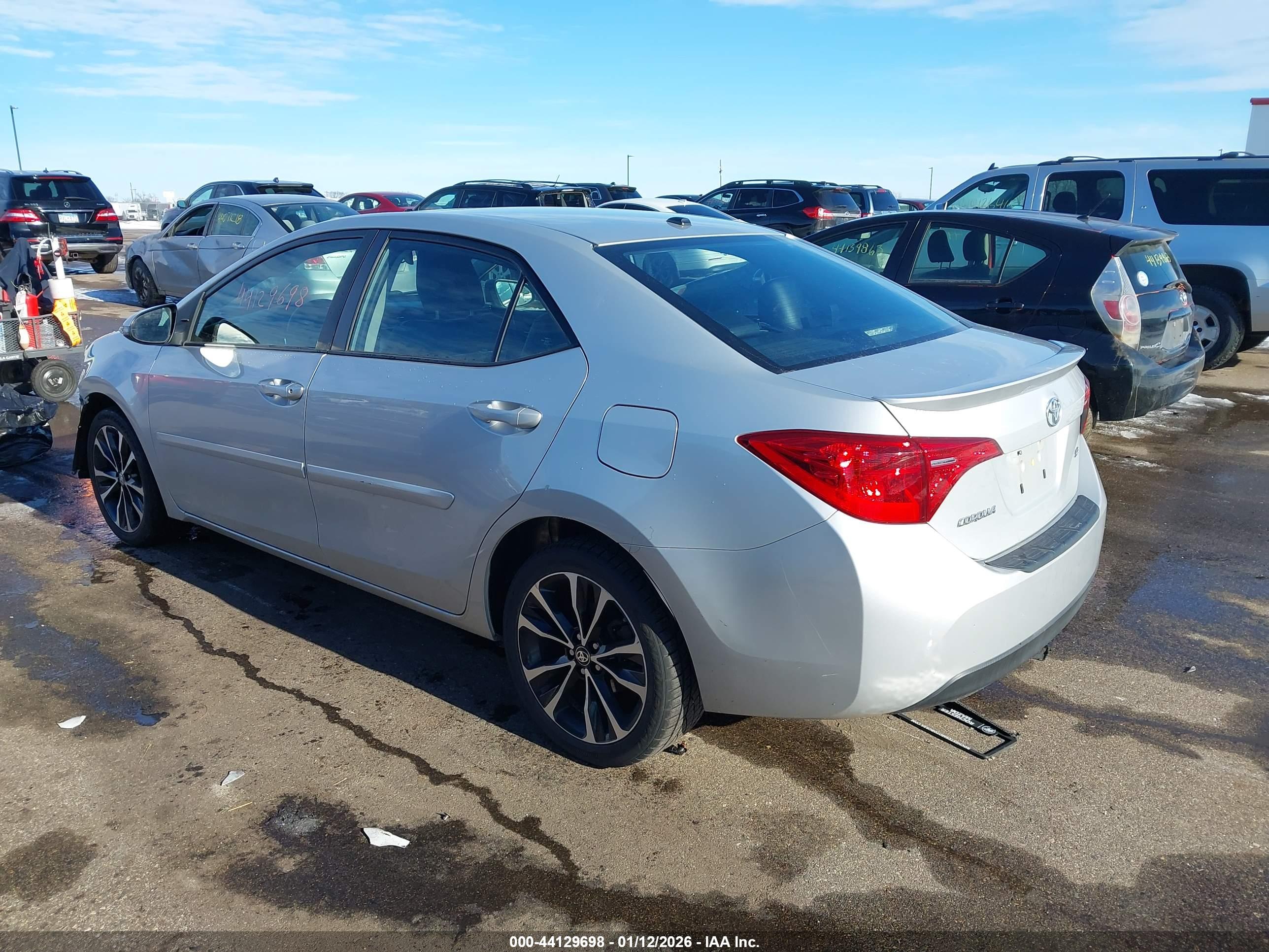 TOYOTA COROLLA image 3