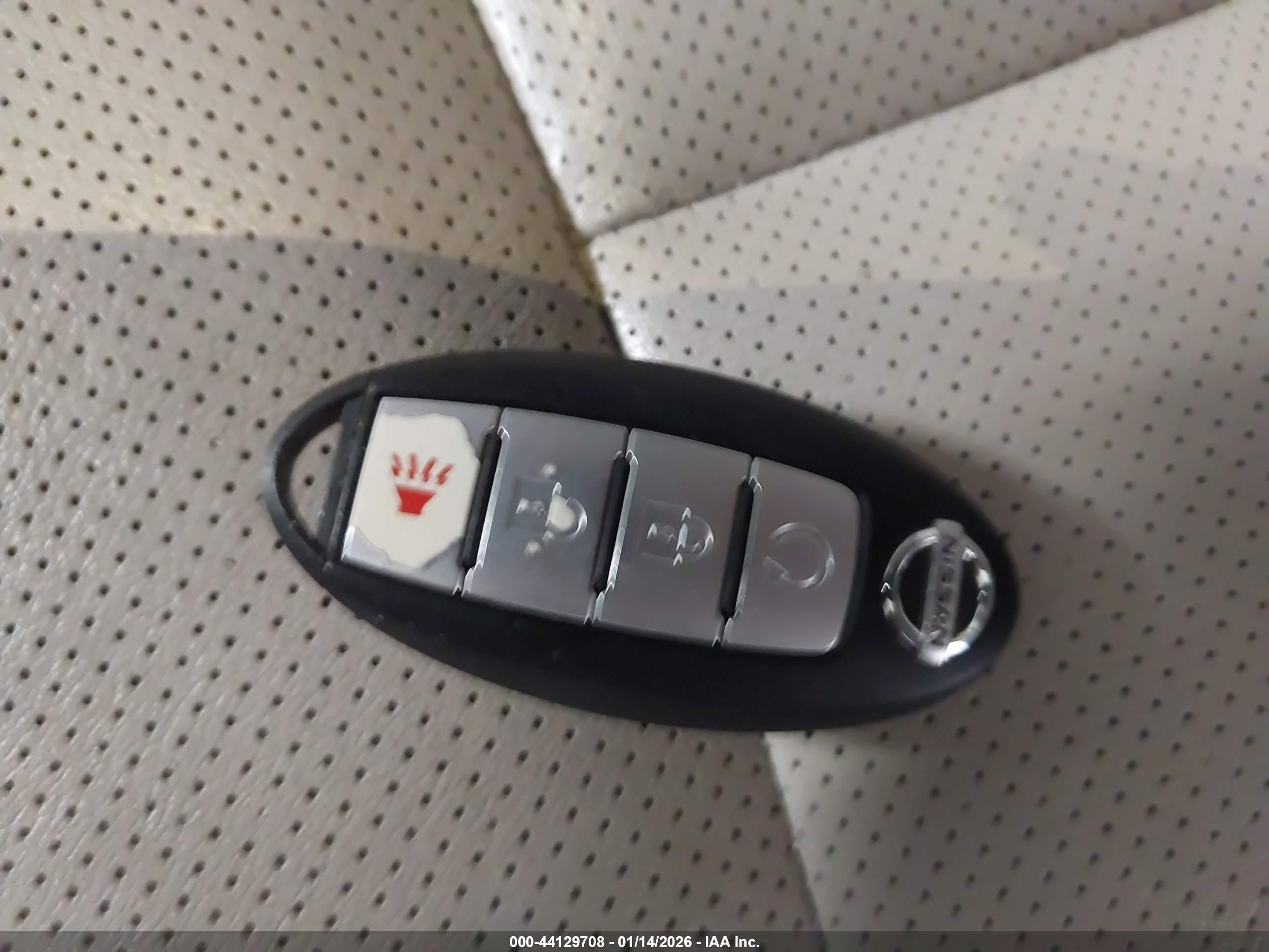 NISSAN ROGUE image 11