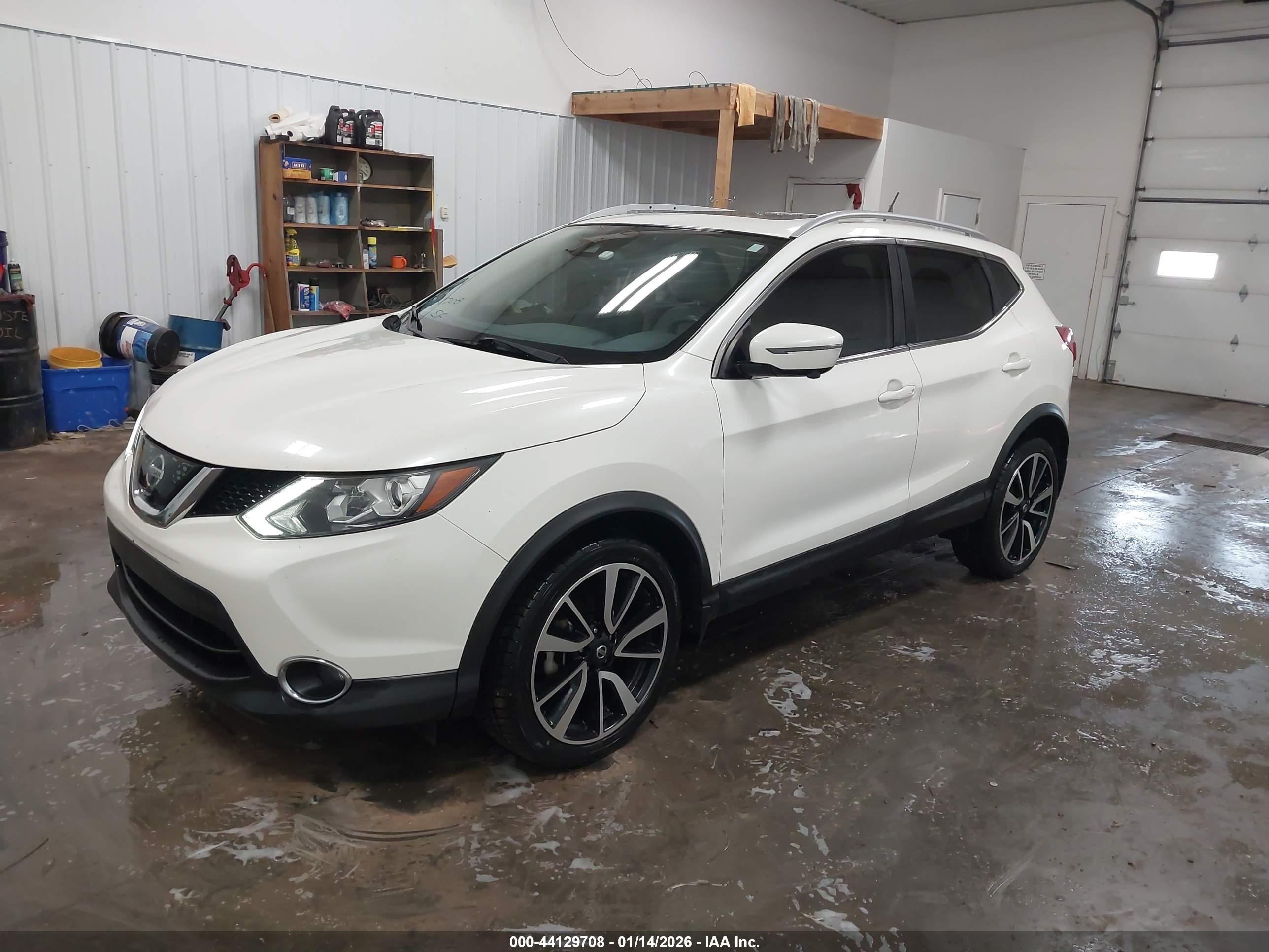 NISSAN ROGUE image 2