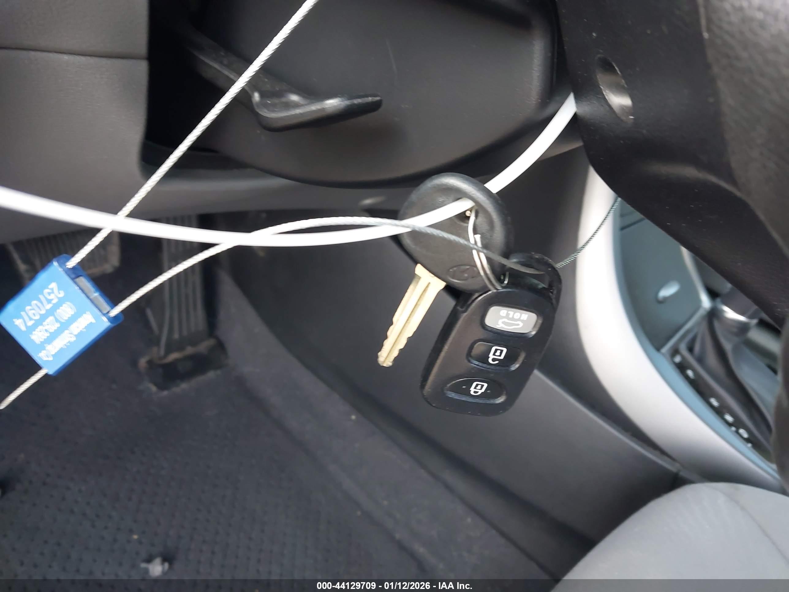 HYUNDAI ELANTRA image 11