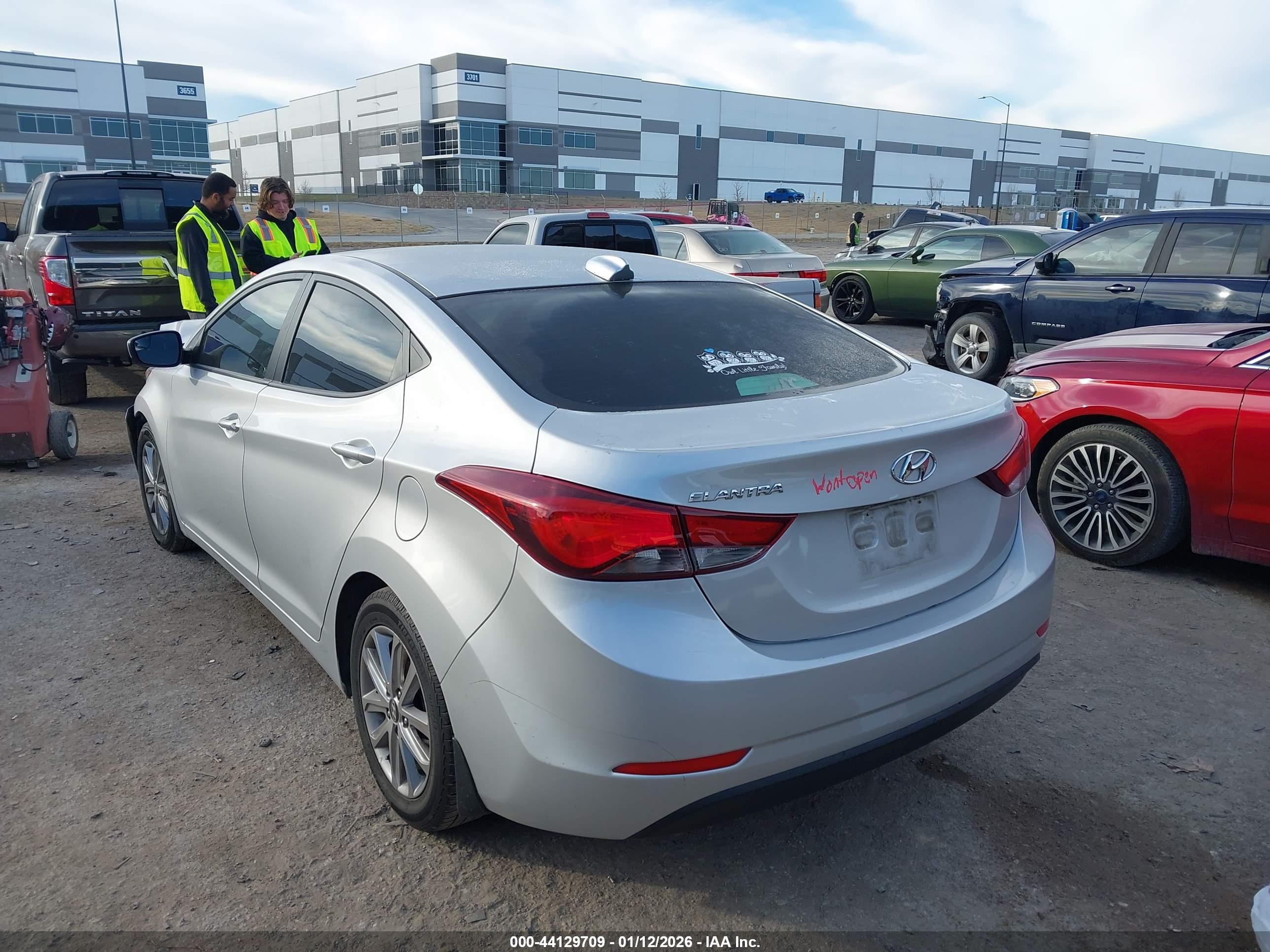 HYUNDAI ELANTRA image 3