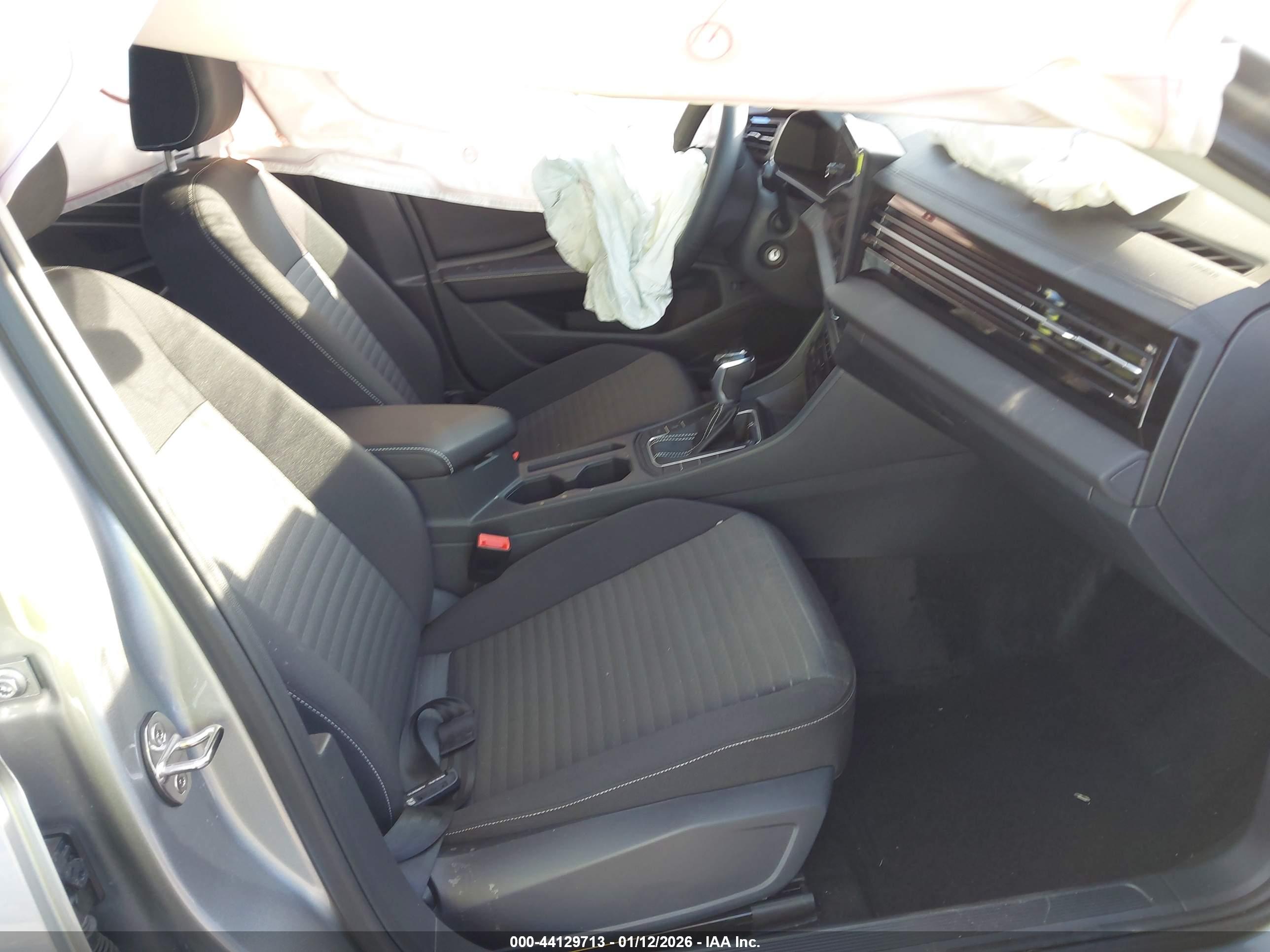 VOLKSWAGEN JETTA image 5