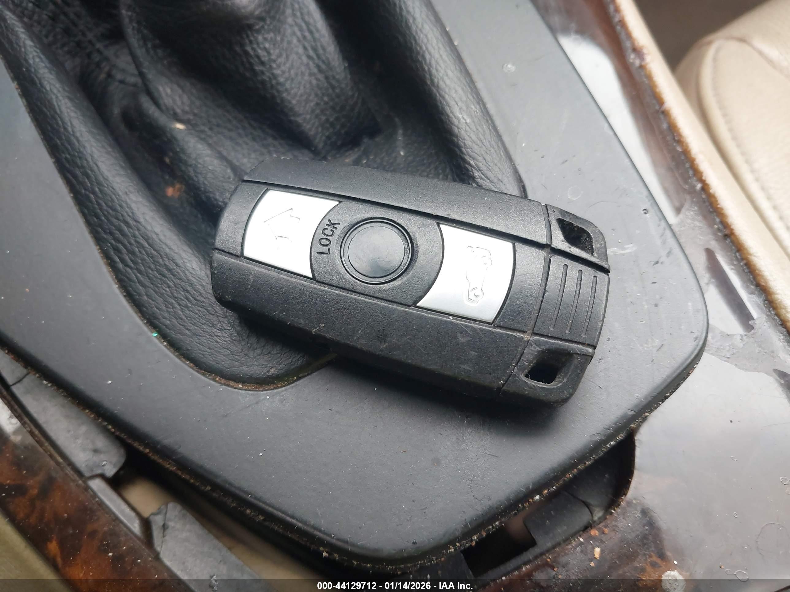 BMW 325I image 11