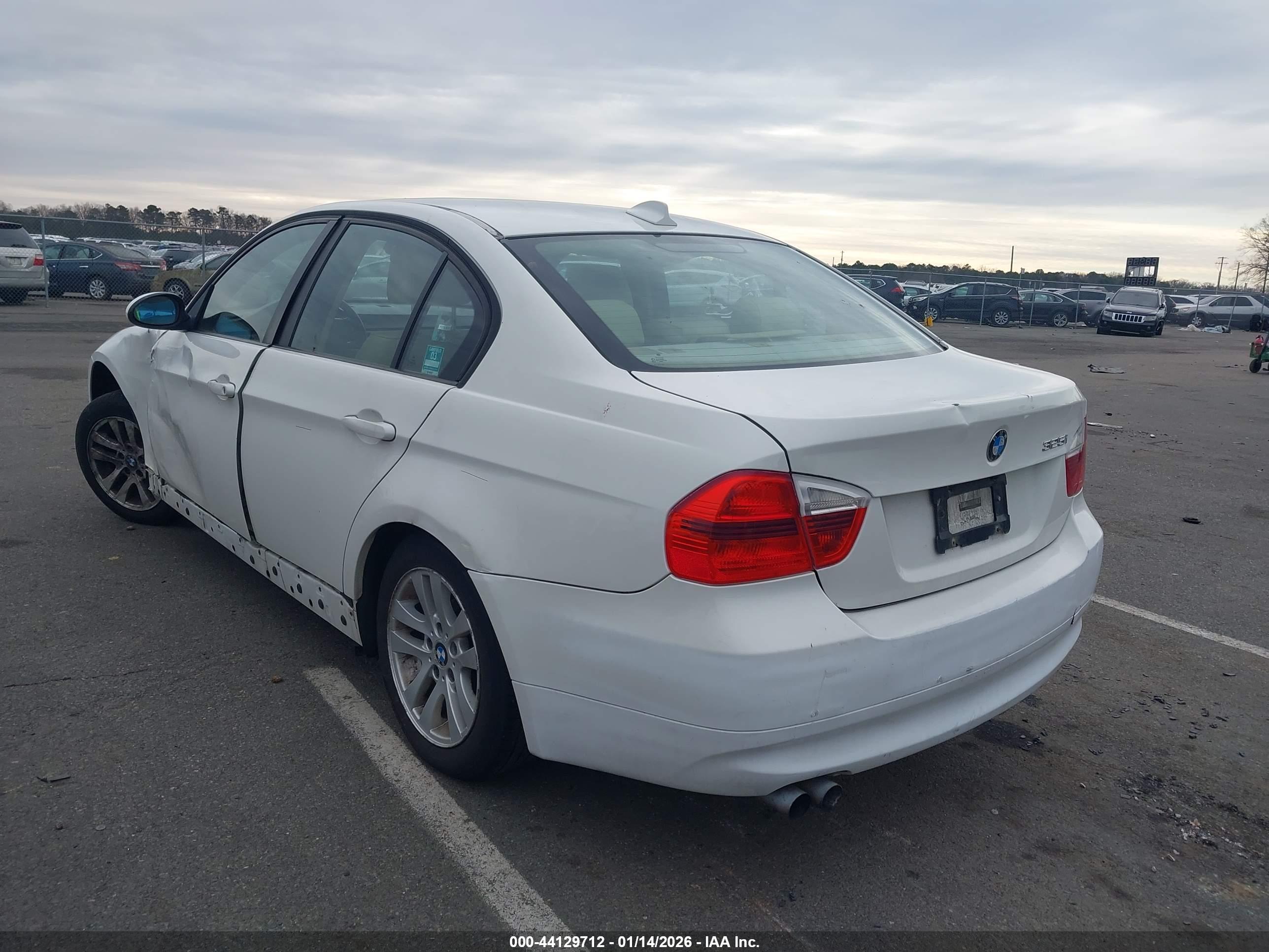 BMW 325I image 3