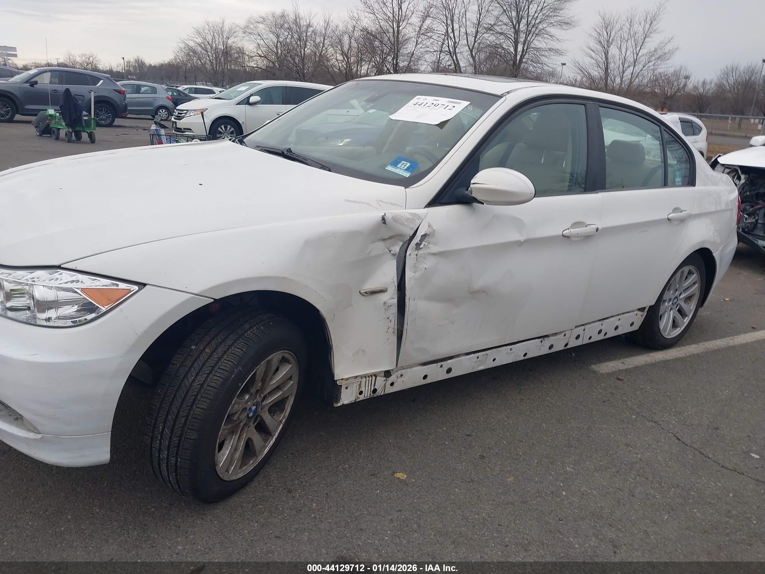BMW 325I image 6