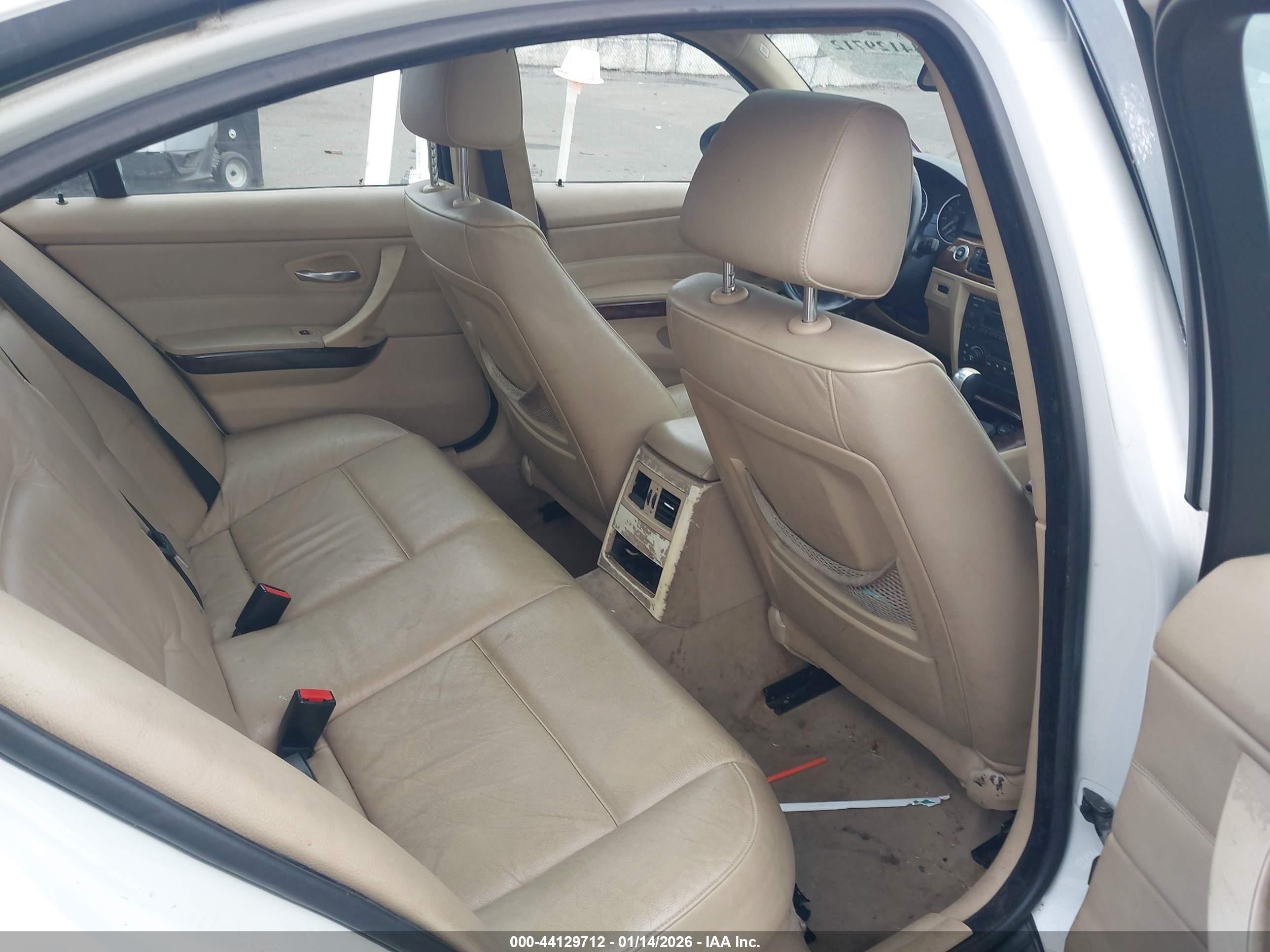 BMW 325I image 8