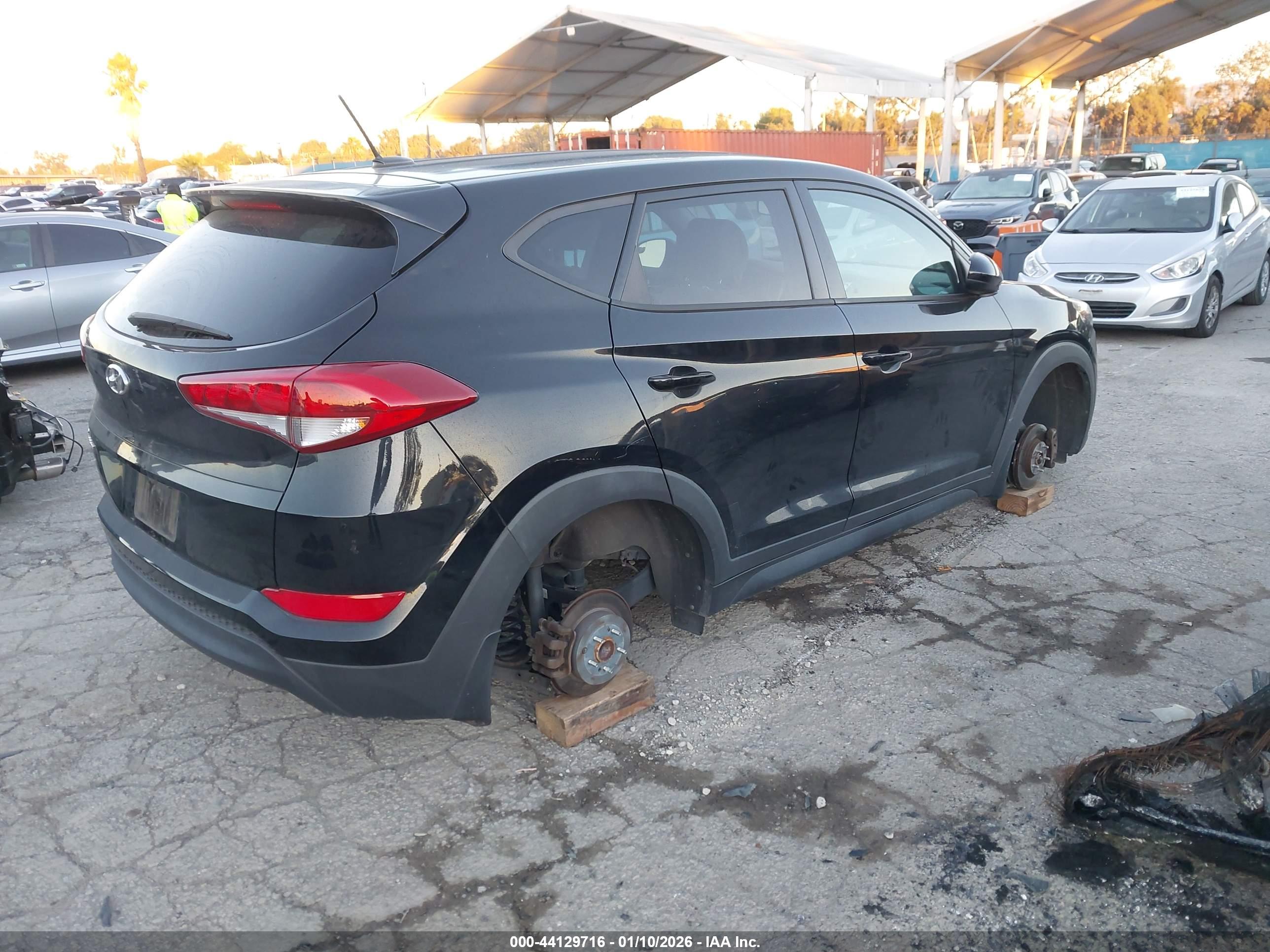 HYUNDAI TUCSON image 4