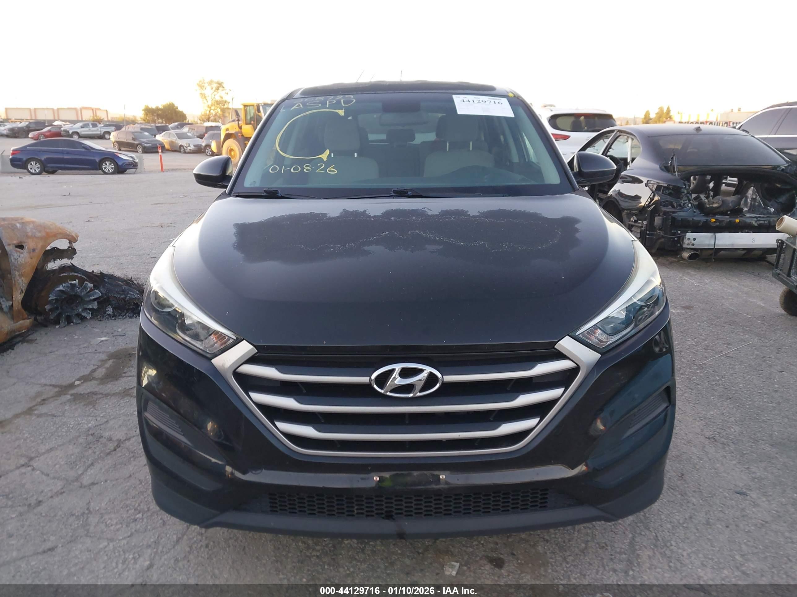 HYUNDAI TUCSON image 6